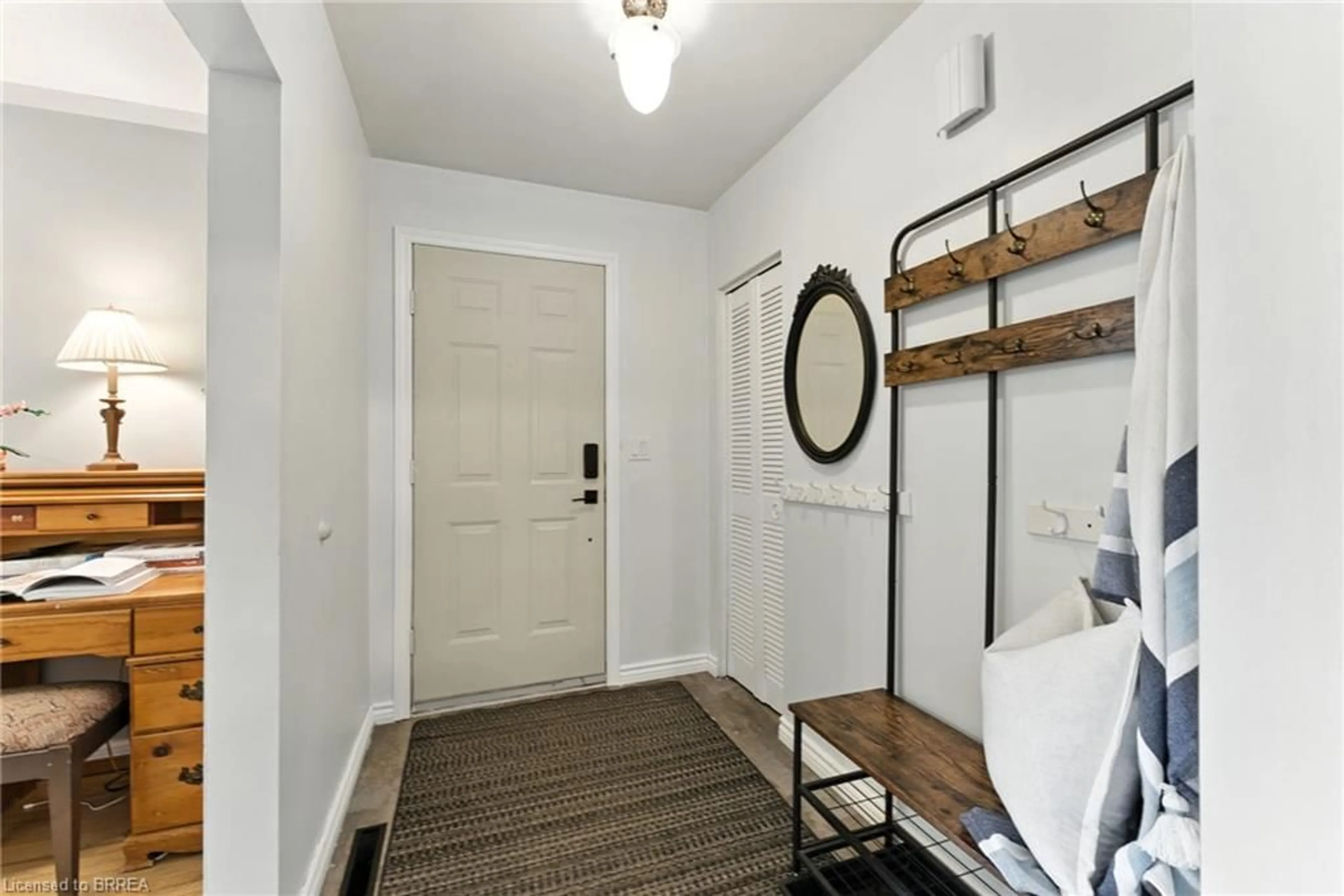 Indoor entryway for 22 Mccammon St, Paris Ontario N3L 1V9