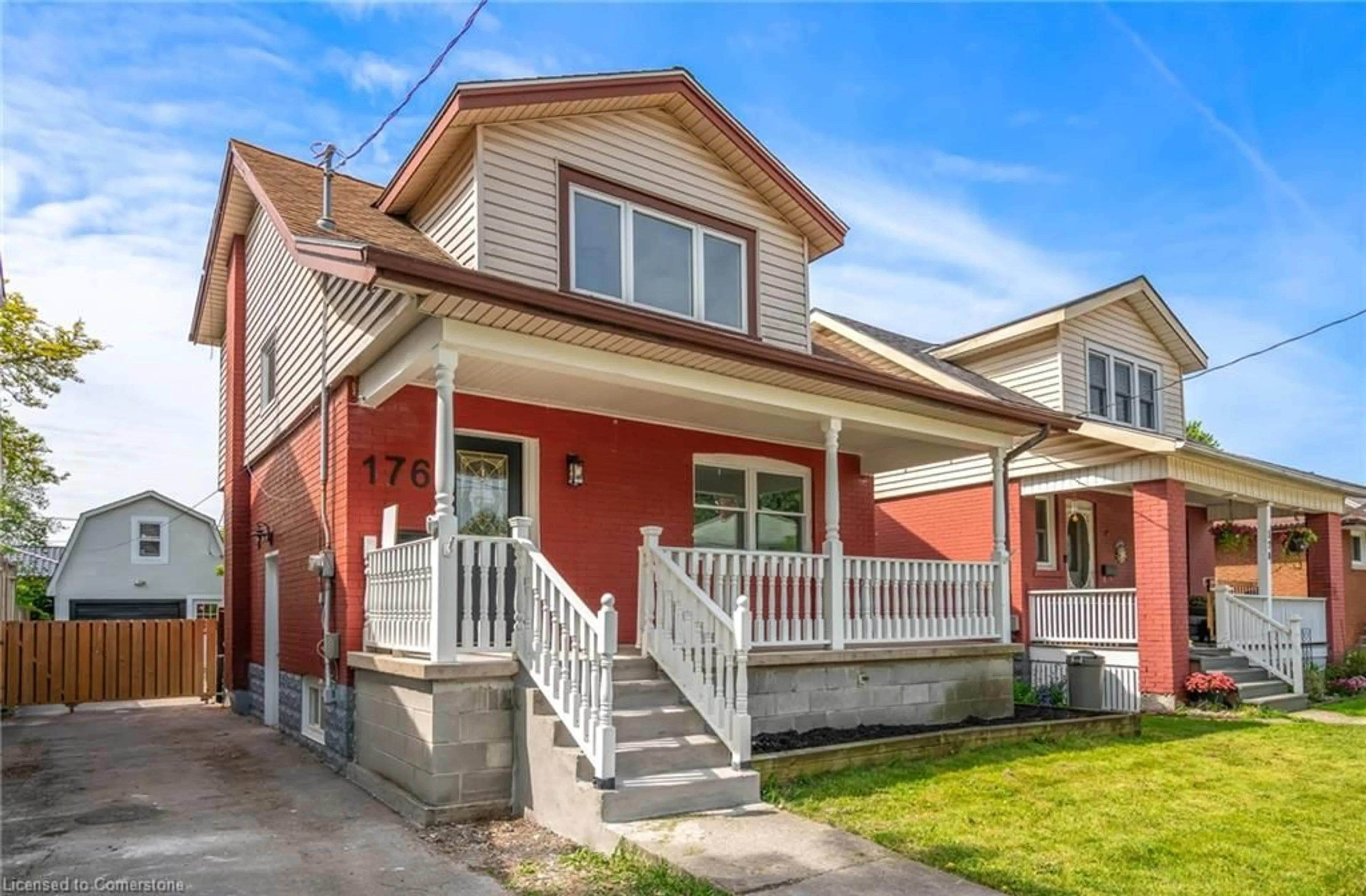Home with vinyl exterior material, street for 176 Neff St, Port Colborne Ontario L3K 3T6