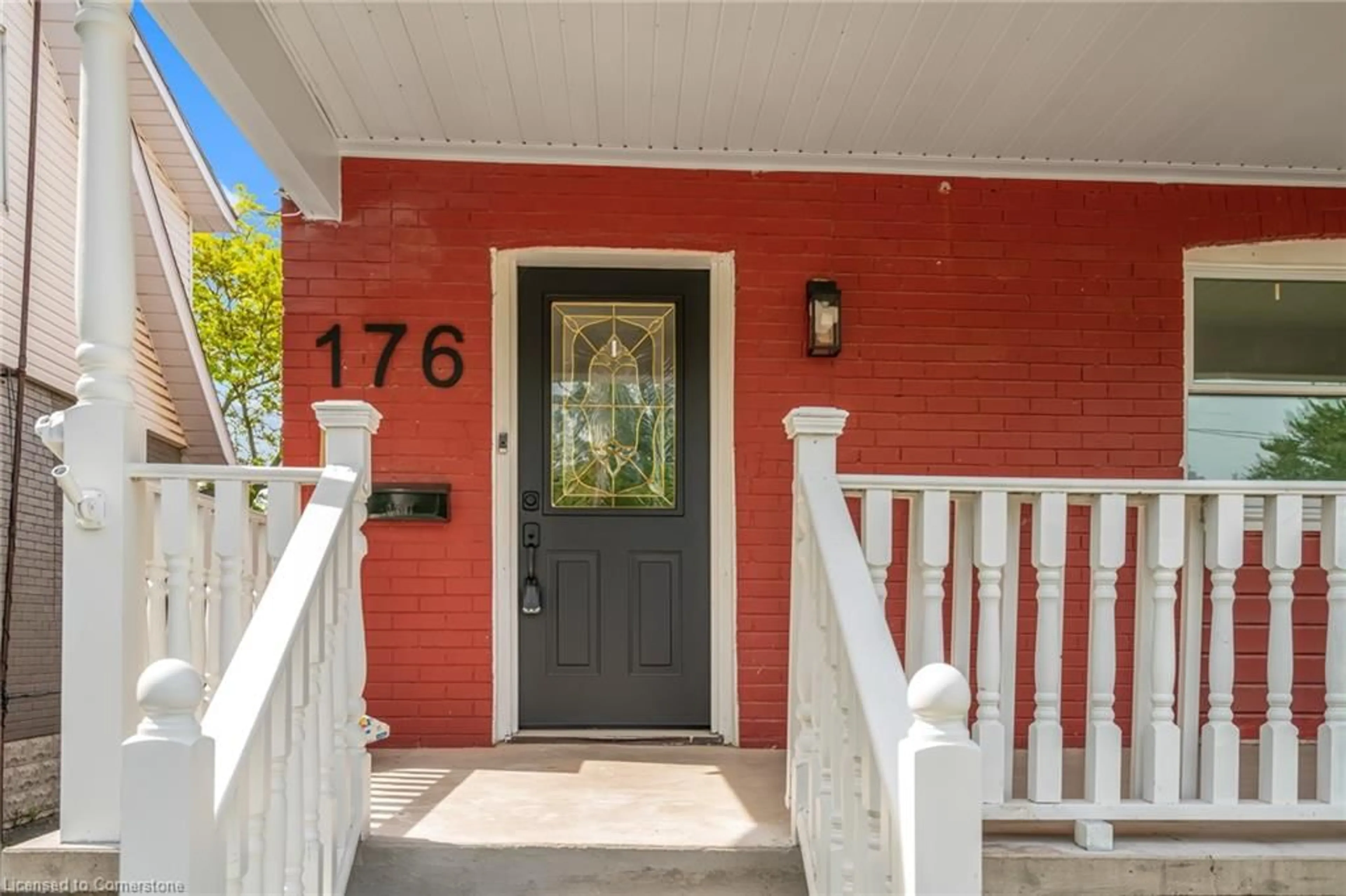 Indoor entryway for 176 Neff St, Port Colborne Ontario L3K 3T6