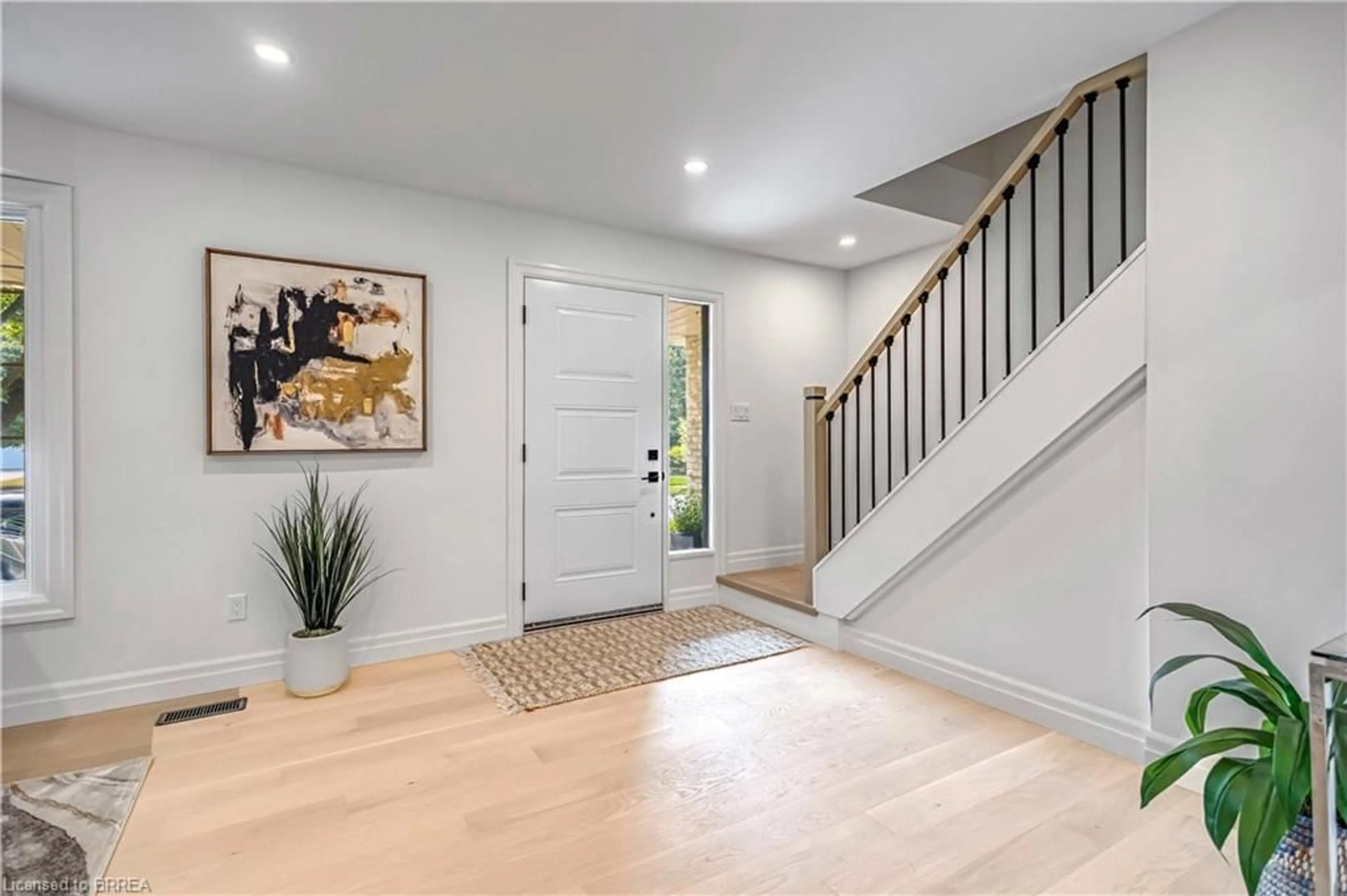 Indoor entryway for 53 Greenfield Rd, Brantford Ontario N3R 6Z4