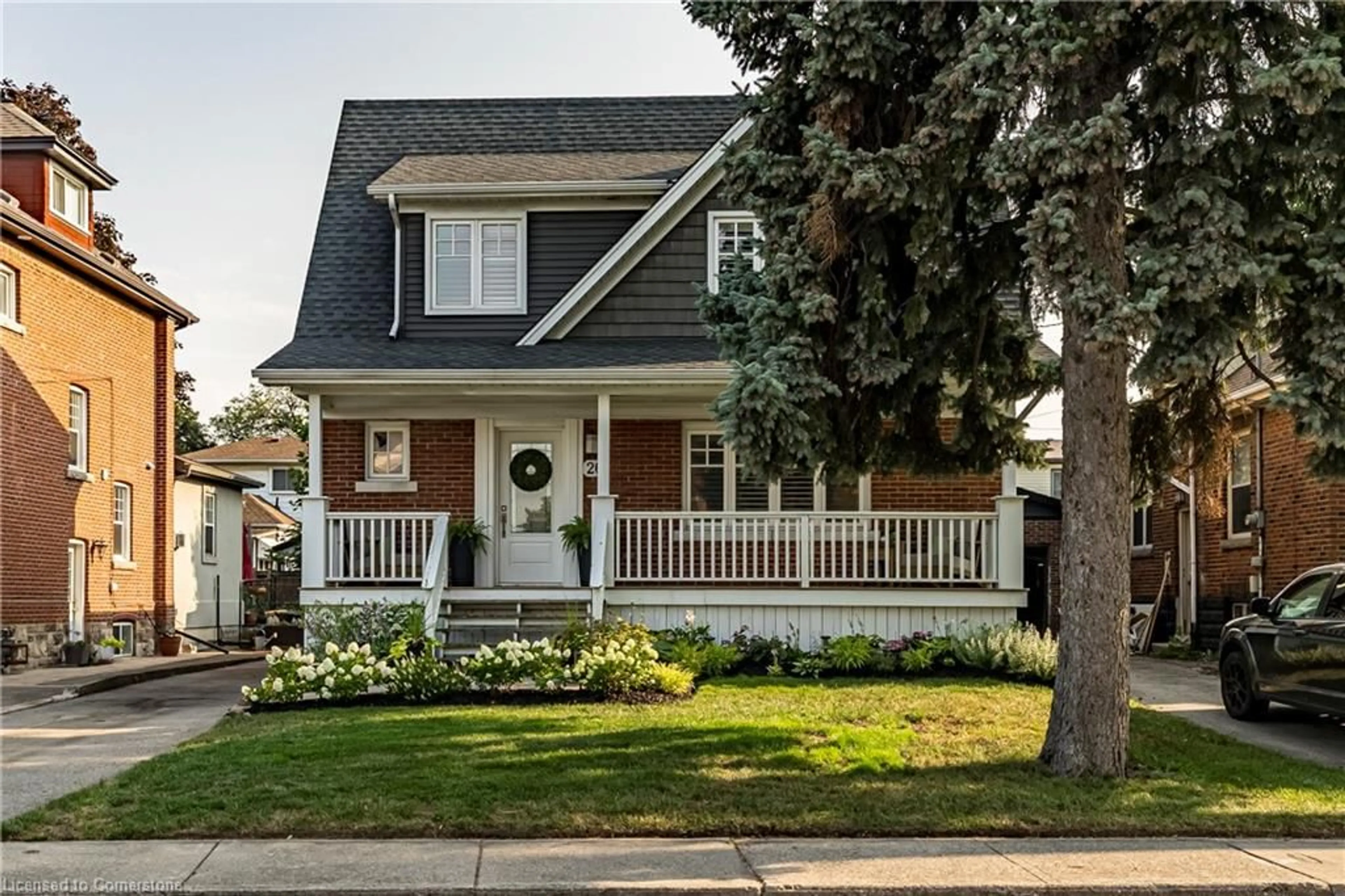 Home with brick exterior material, street for 20 Mountain Park Ave, Hamilton Ontario L9A 1A2