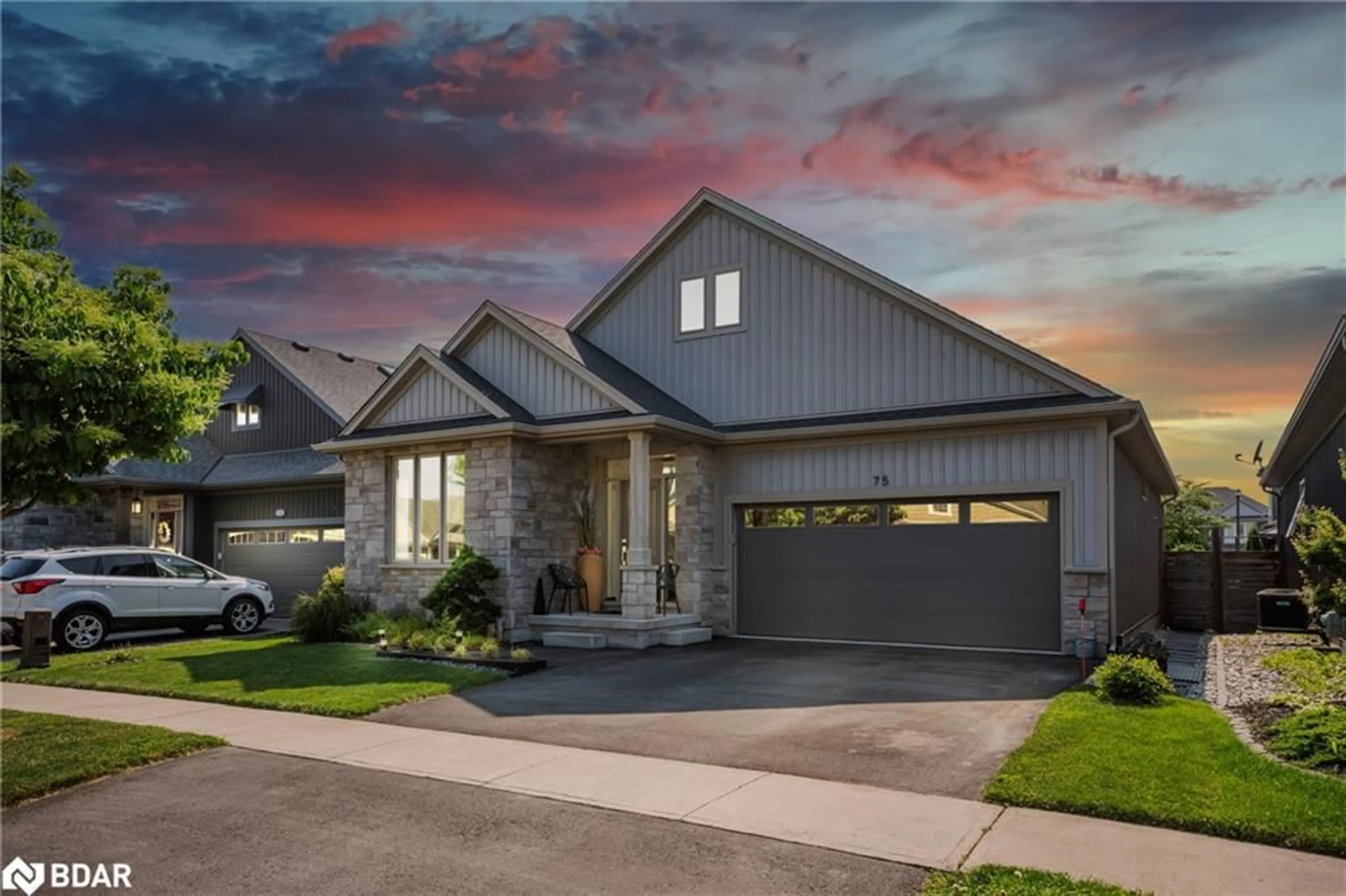Home with vinyl exterior material, street for 75 Parkside Dr, St. Catharines Ontario L2M 0B2