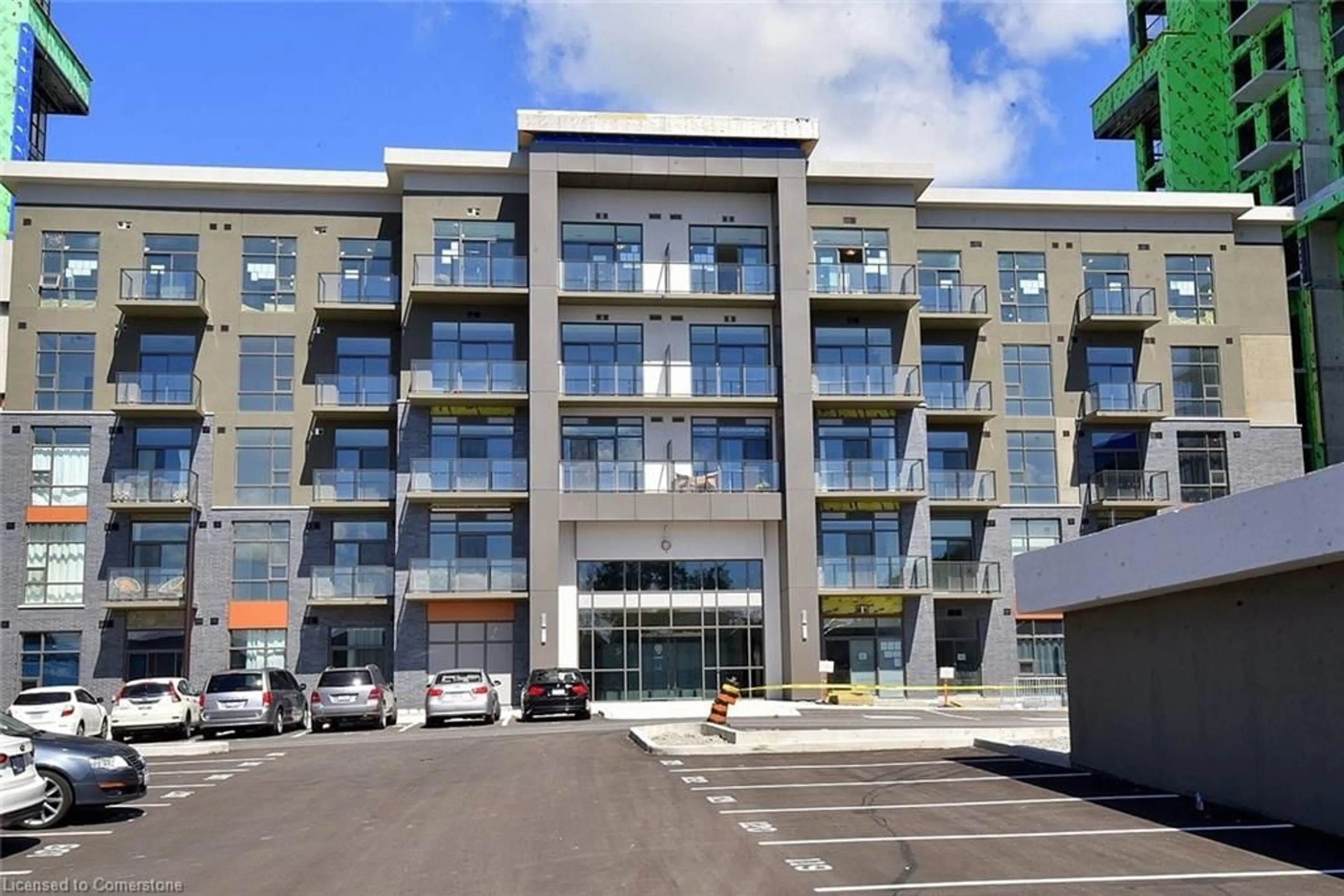 Indoor foyer for 450 Dundas St #612, Waterdown Ontario L0R 2H4