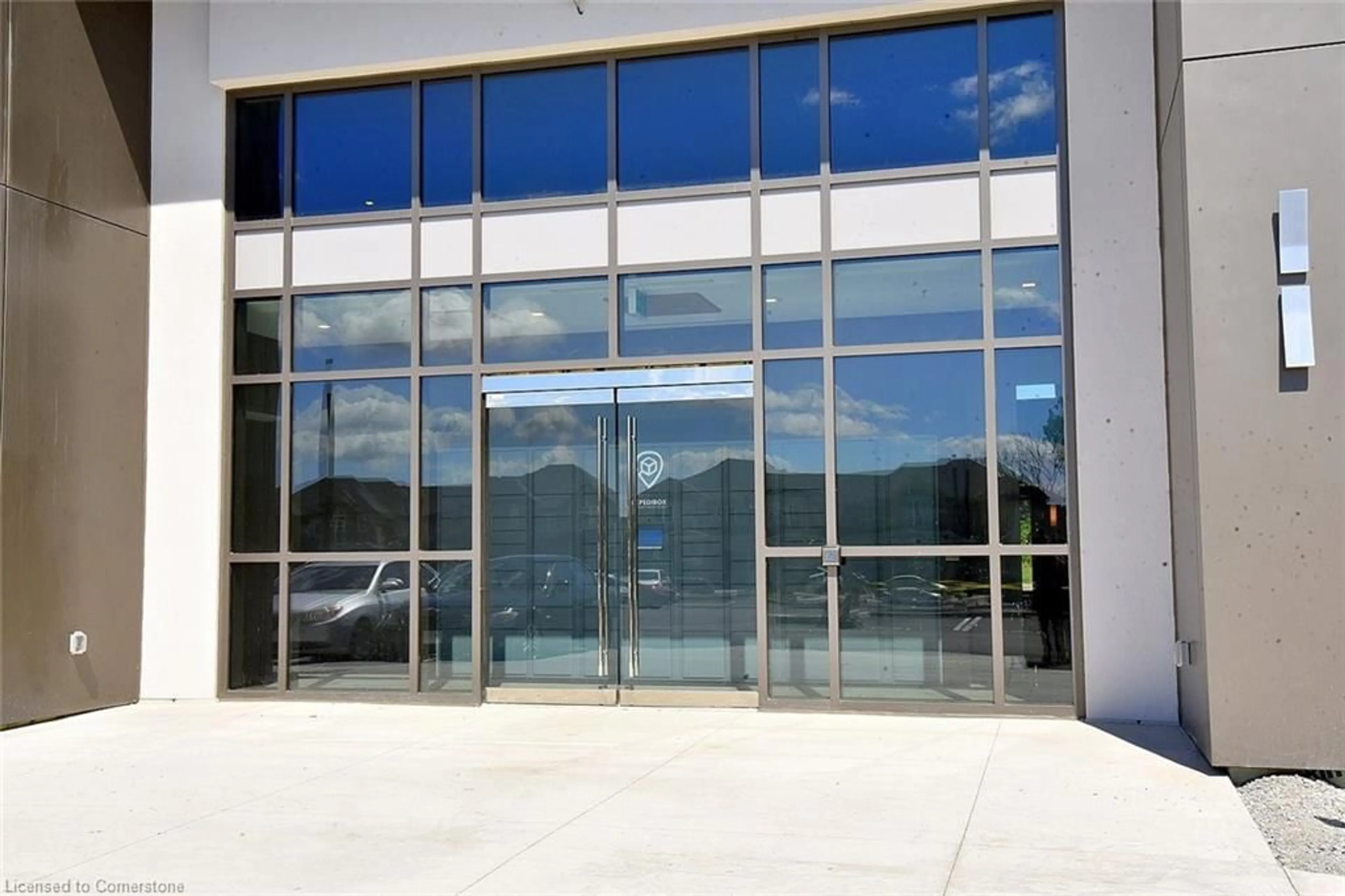 Indoor foyer for 450 Dundas St #612, Waterdown Ontario L0R 2H4
