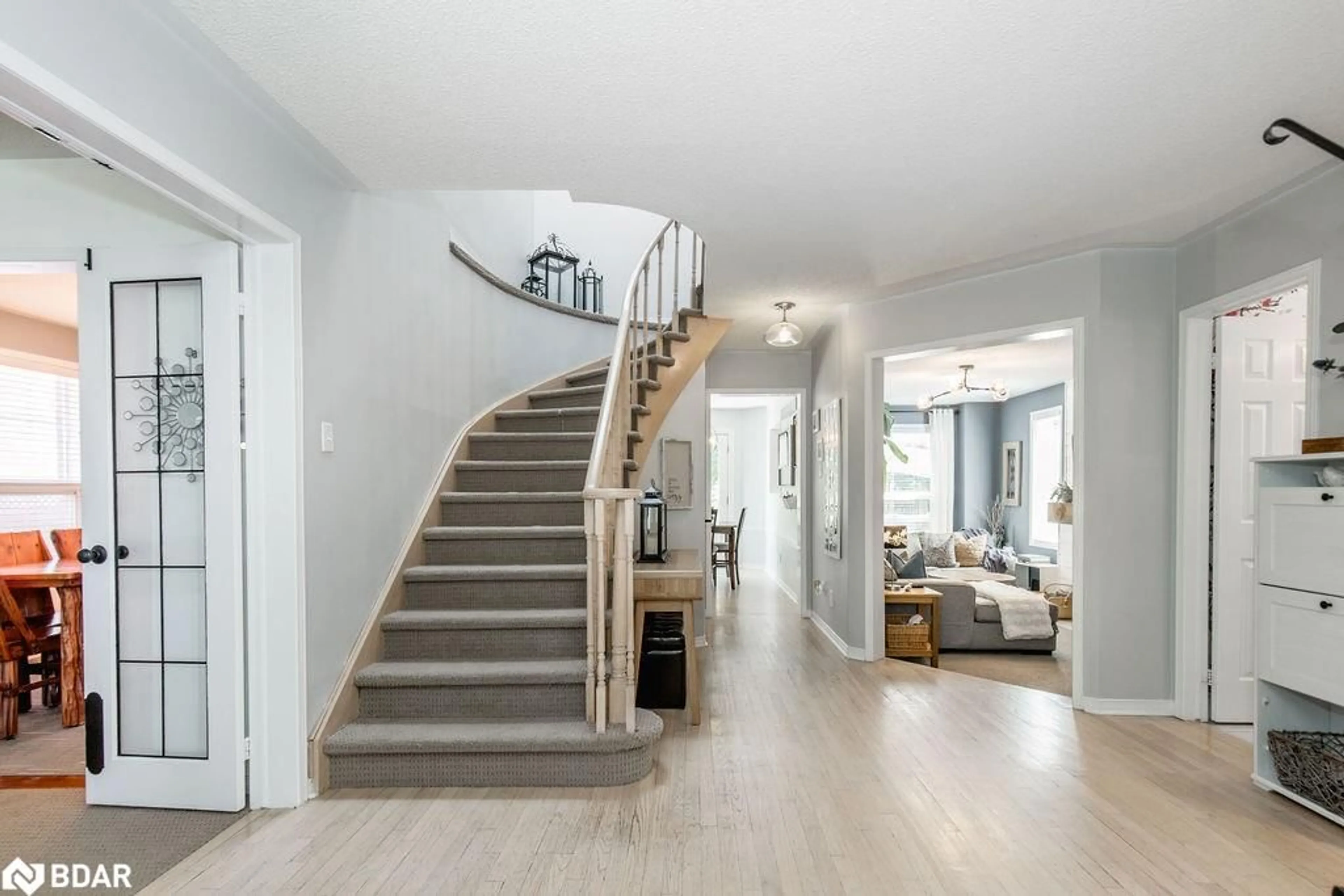Unknown for 33 Etherington Cres, Barrie Ontario L4N 7T2