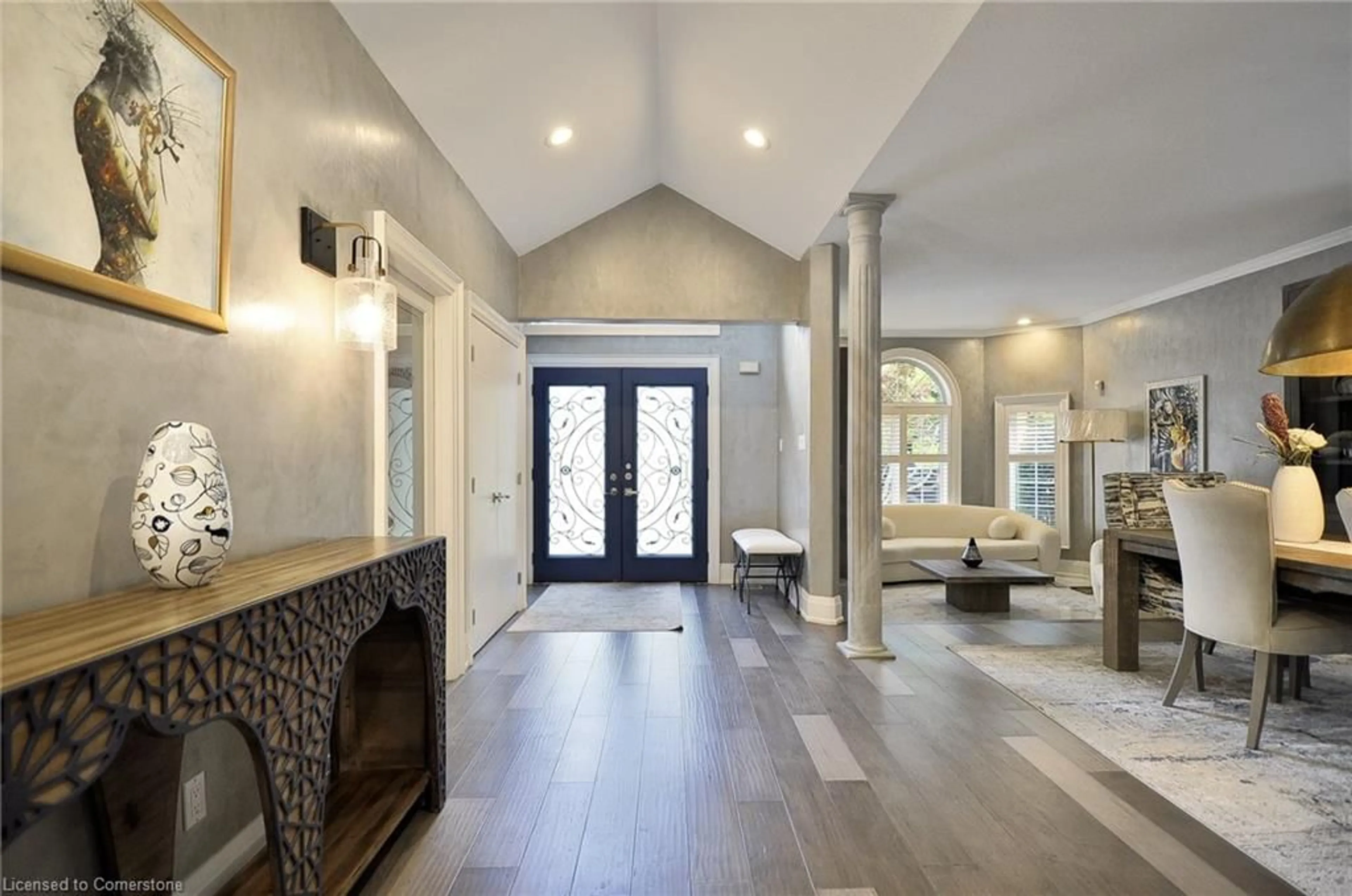 Indoor entryway for 27 Woodmans Crt, Kitchener Ontario N2P 2B2