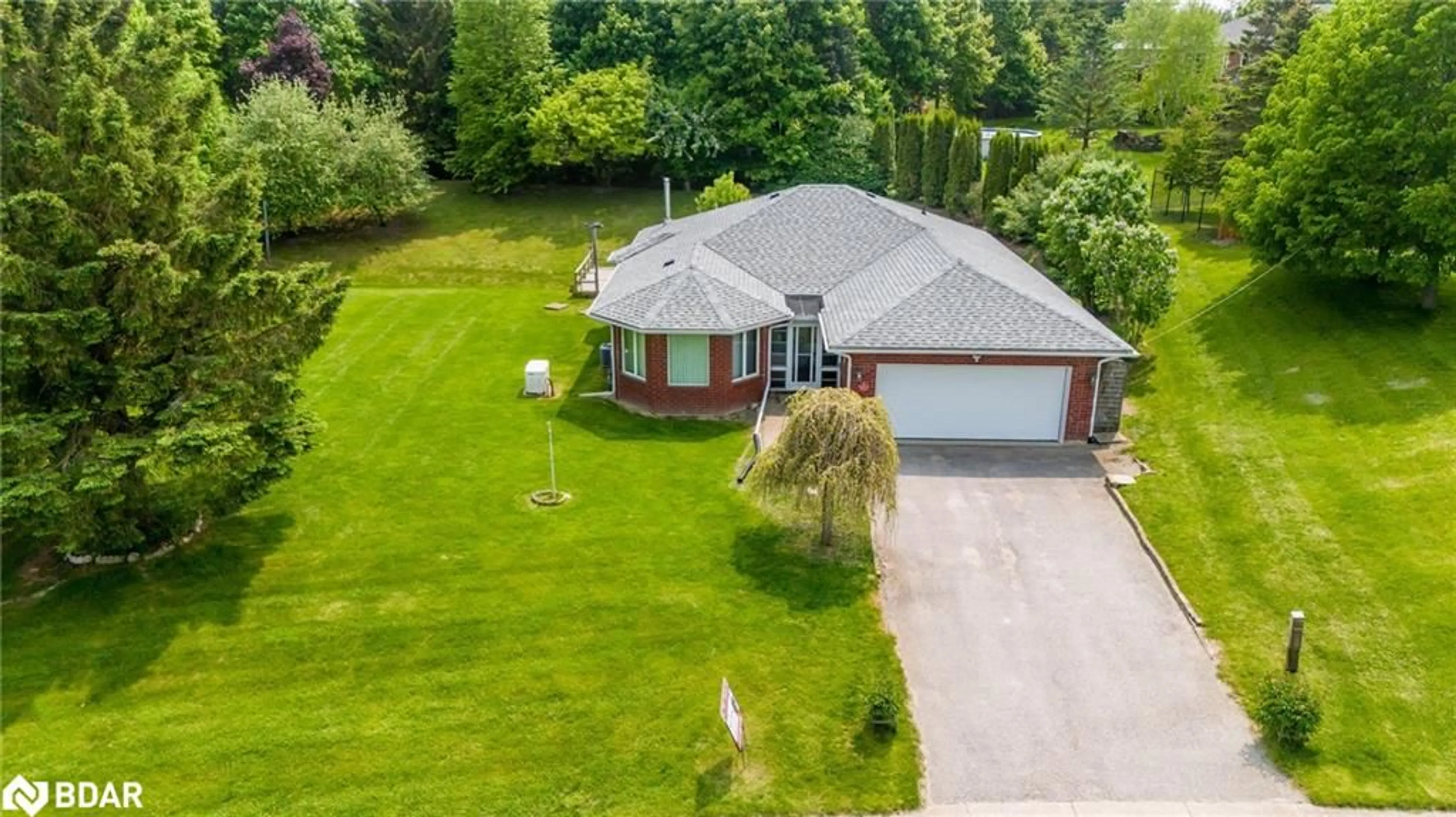 A pic from outside/outdoor area/front of a property/back of a property/a pic from drone, street for 3 Henry St, Amaranth Ontario L9W 3Z1
