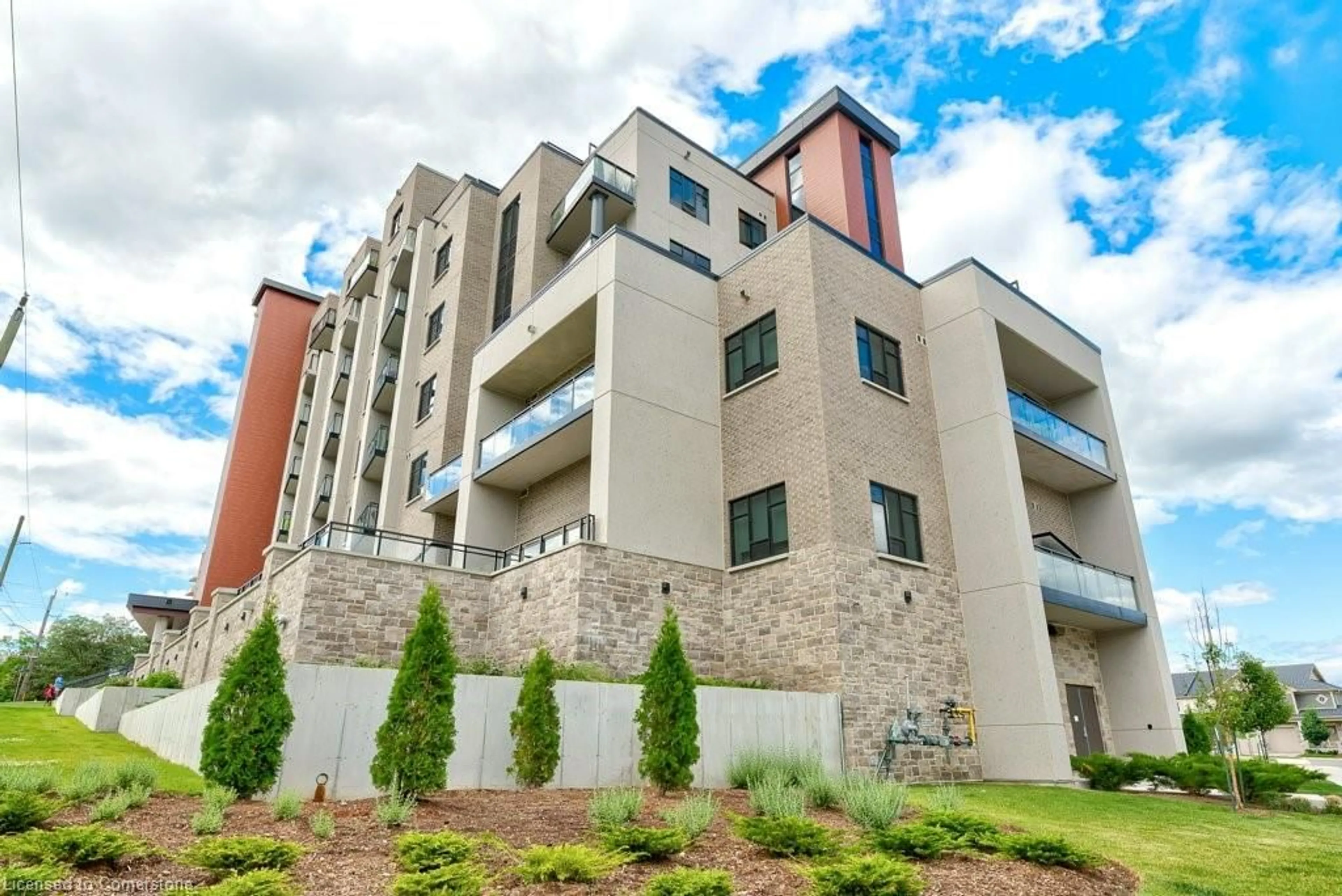 Patio, building for 30 Hamilton St #407, Waterdown Ontario L0R 2H4