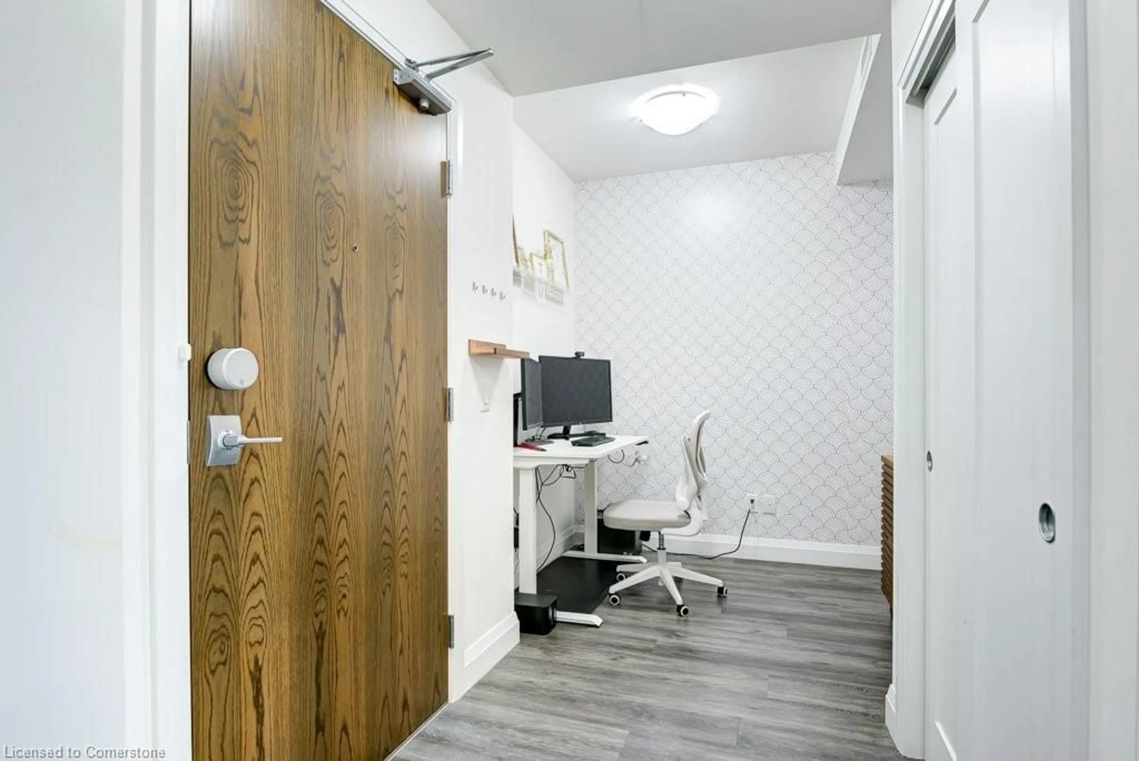 Indoor foyer for 30 Hamilton St #407, Waterdown Ontario L0R 2H4