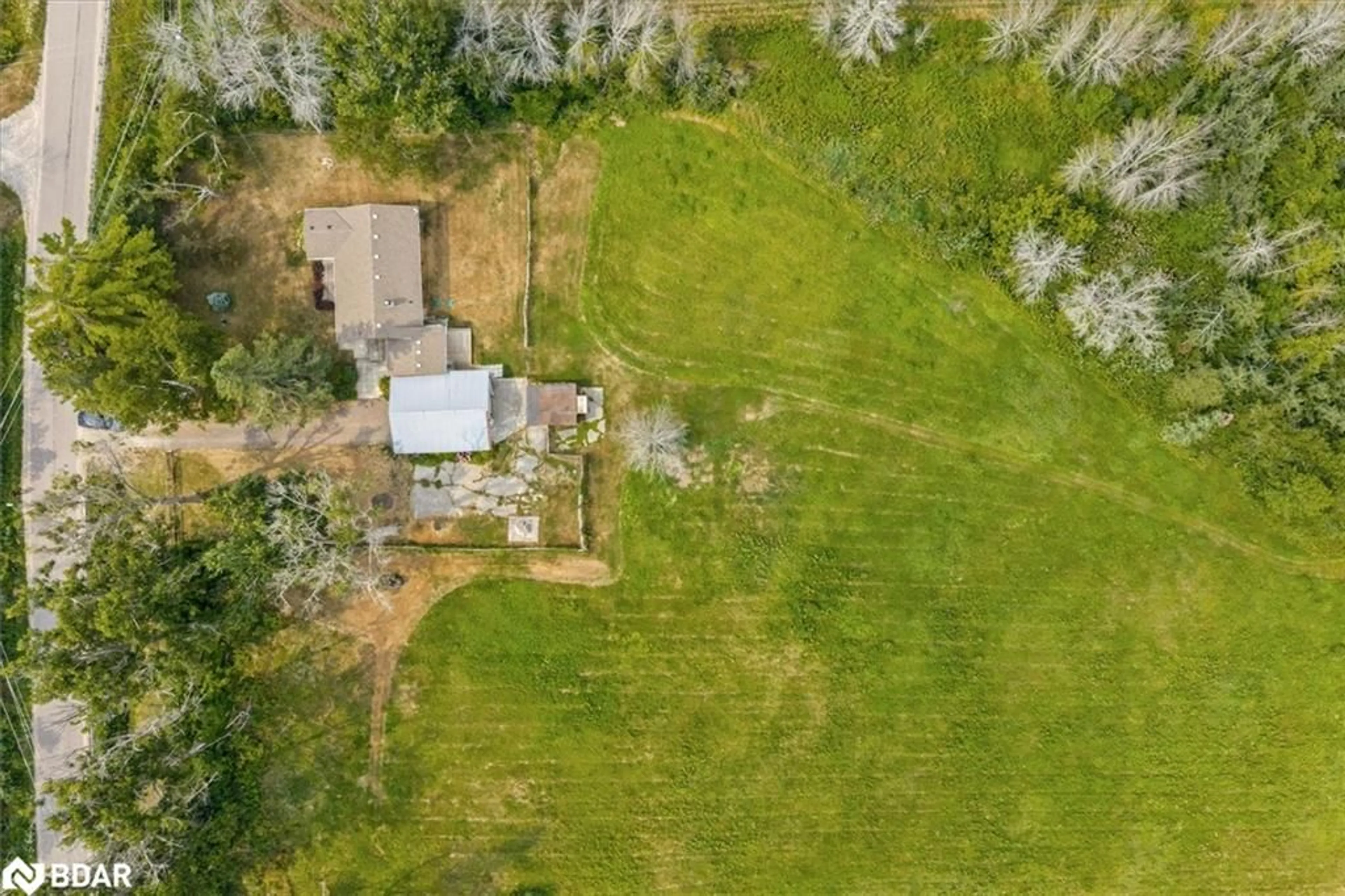 A pic from outside/outdoor area/front of a property/back of a property/a pic from drone, unknown for 32805 Thorah Side Road, Beaverton Ontario L0K 1A0