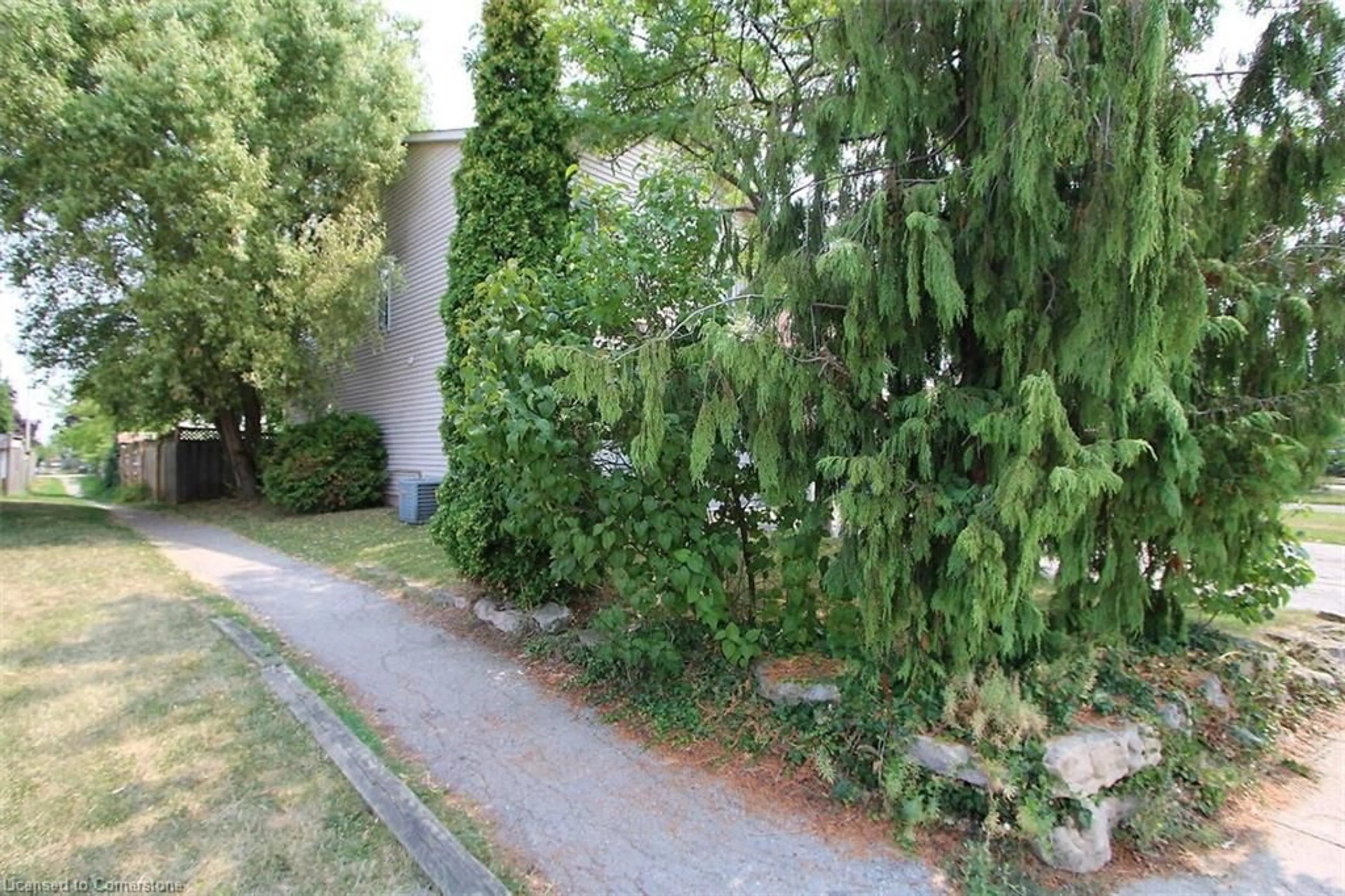 Patio, street for 4353 Concord Ave, Beamsville Ontario L0R 1B6
