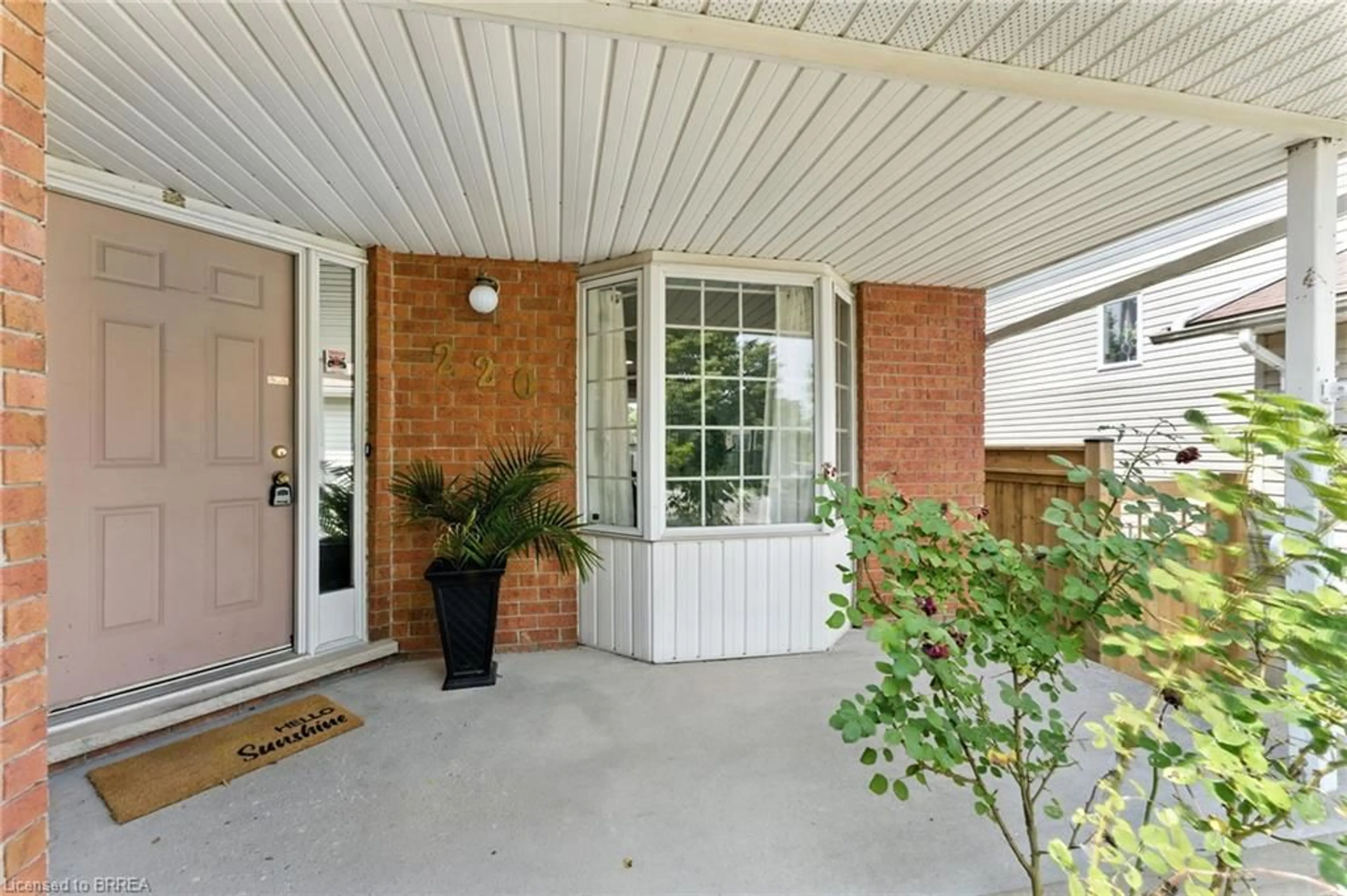 Unknown for 220 Kinross St, Caledonia Ontario N3W 2K5