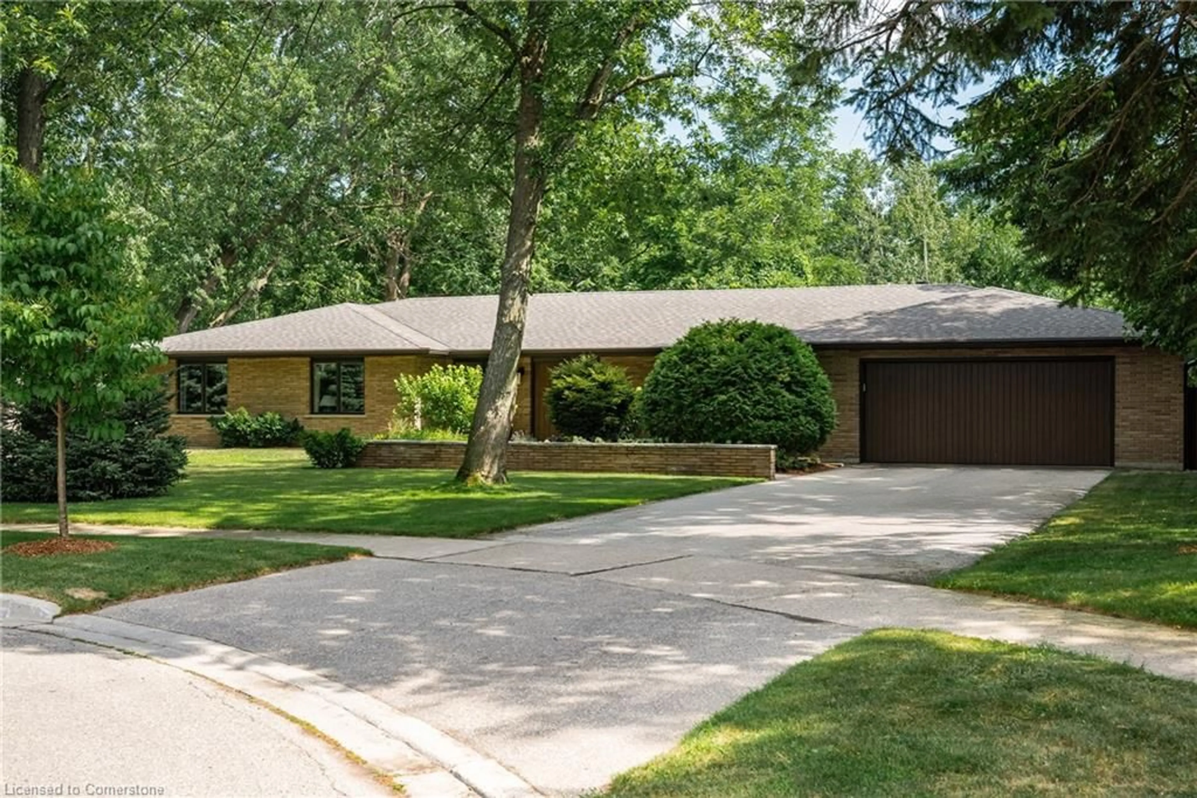 Home with brick exterior material, street for 686 Nautalex Crt, Mississauga Ontario L5H 1A7