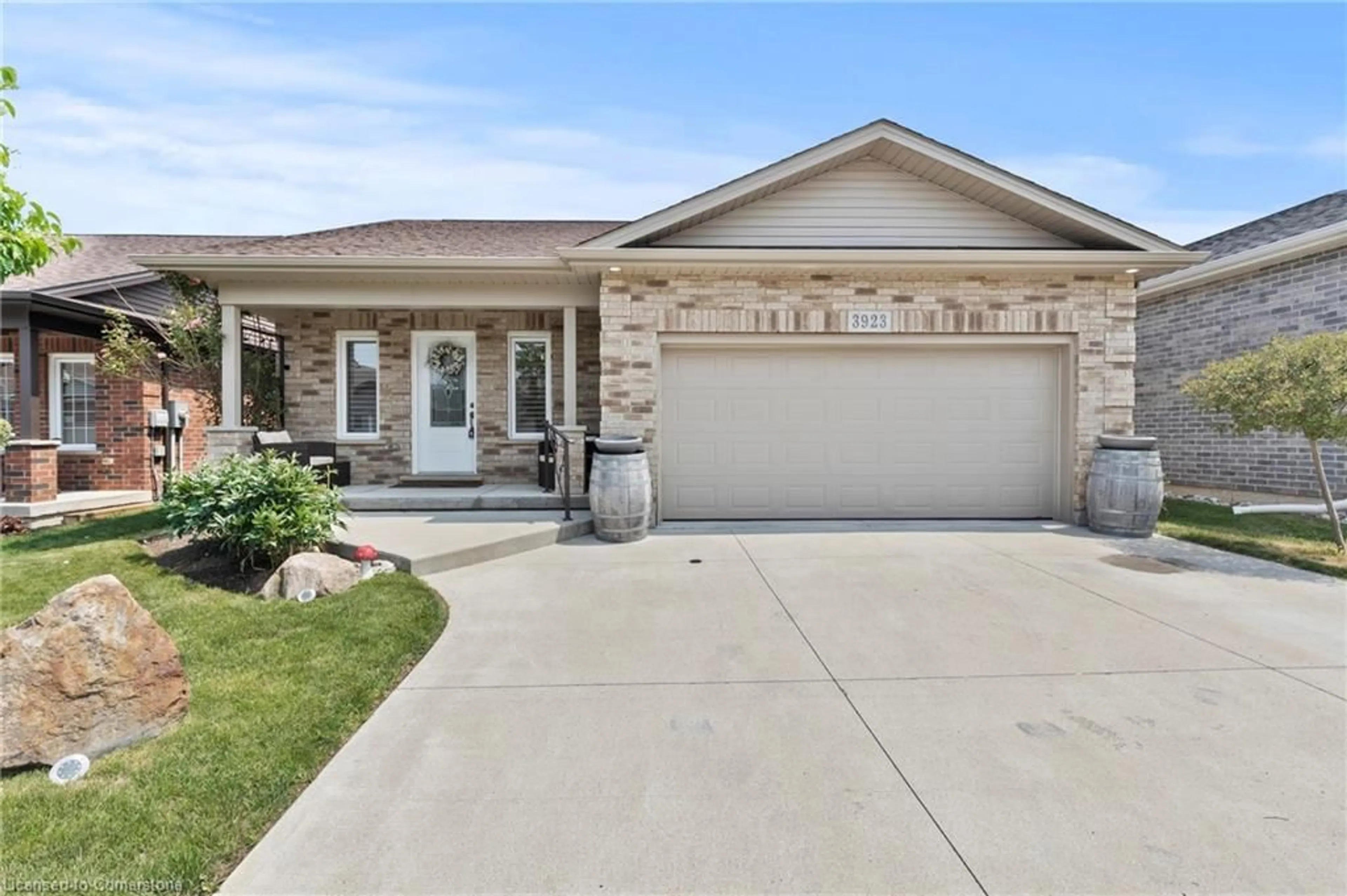 Home with brick exterior material, street for 3923 Sunset Lane, Vineland Ontario L0R 2C0