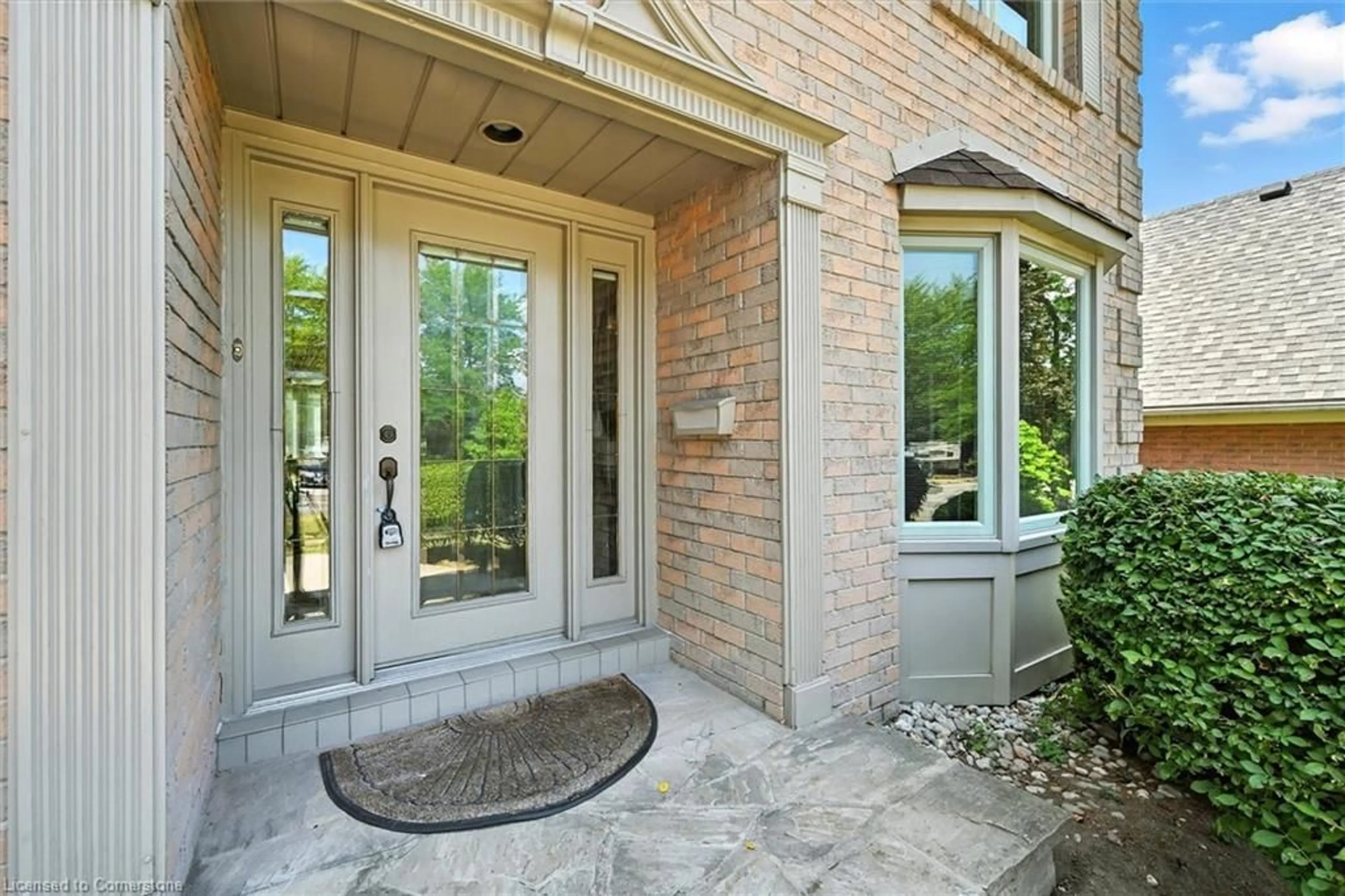 Indoor entryway for 40 Mcniven Rd, Hamilton Ontario L9G 3S7