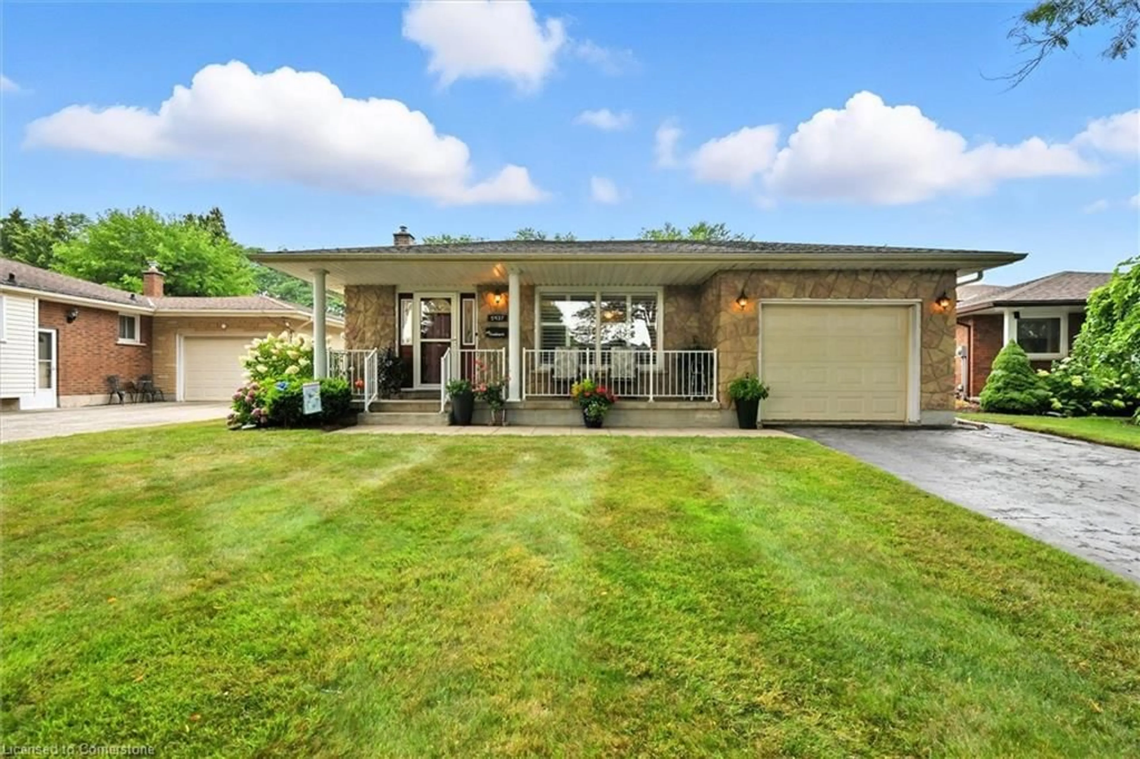 Home with vinyl exterior material, unknown for 5937 Saint Anthony Cres, Niagara Falls Ontario L2J 3X5