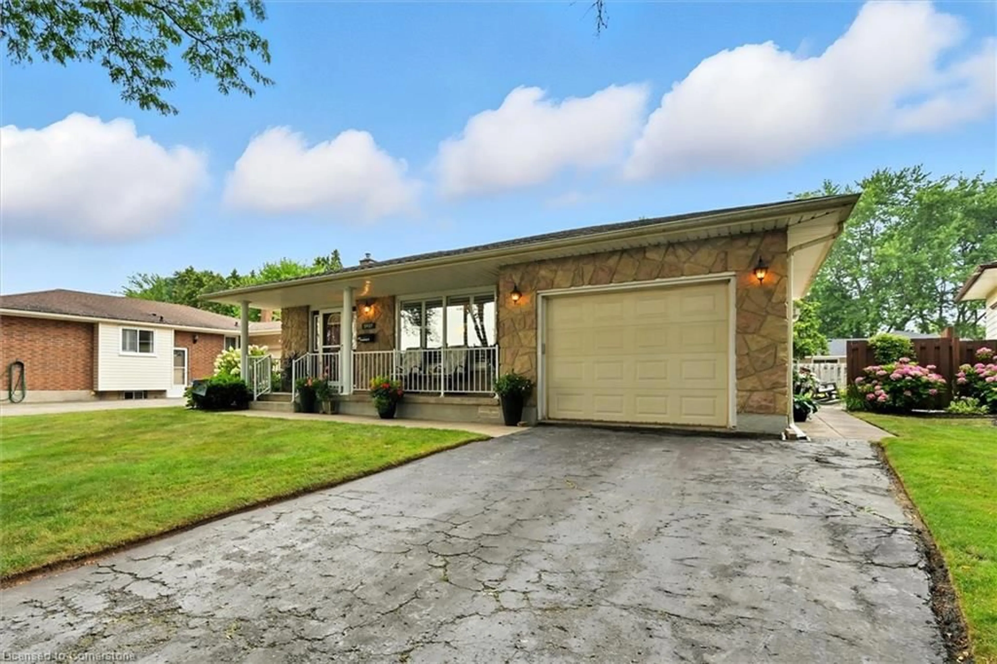 Home with brick exterior material, street for 5937 Saint Anthony Cres, Niagara Falls Ontario L2J 3X5