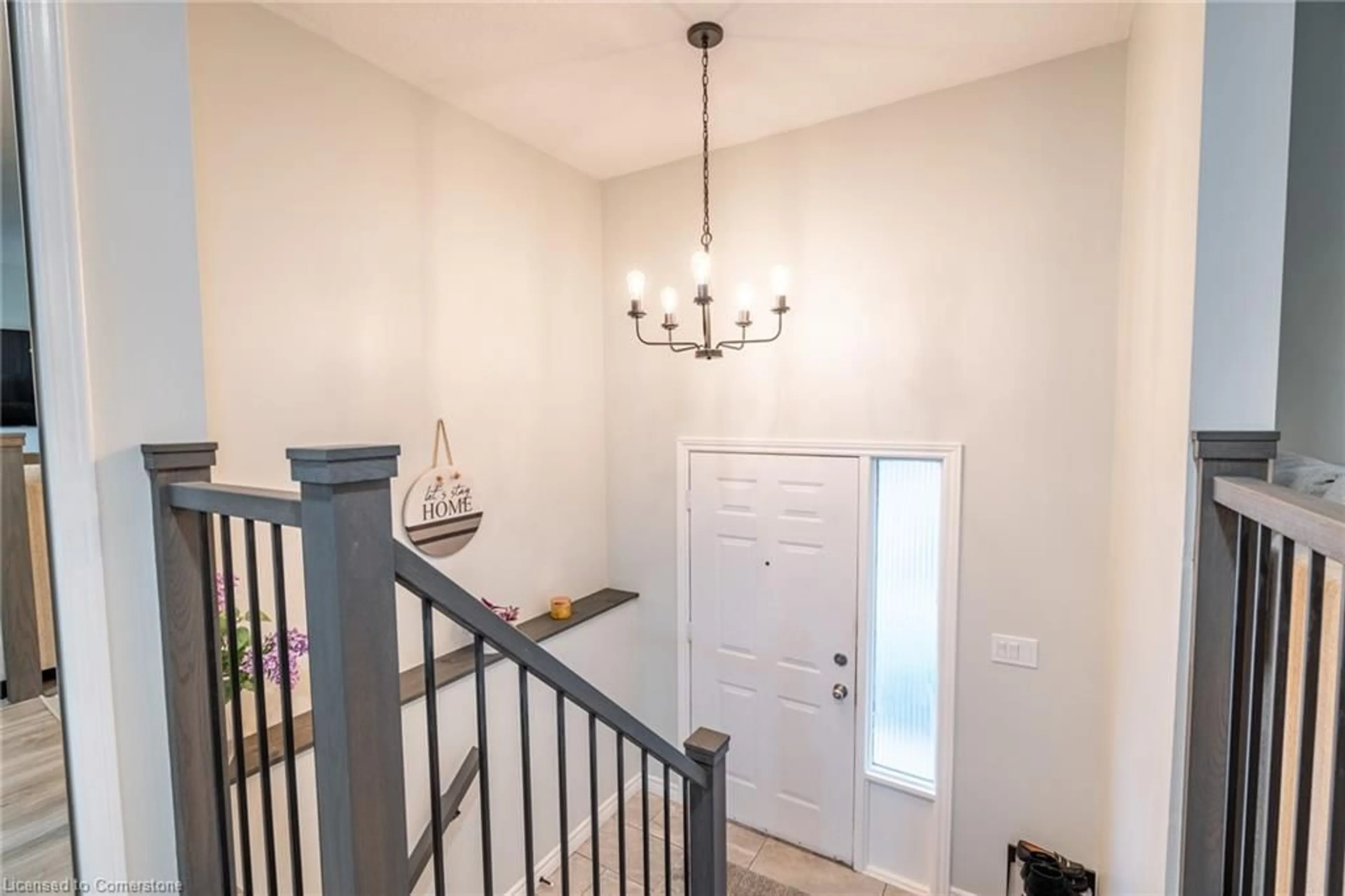 Indoor entryway for 24 Augusta Ave, St. Catharines Ontario L2M 5R2