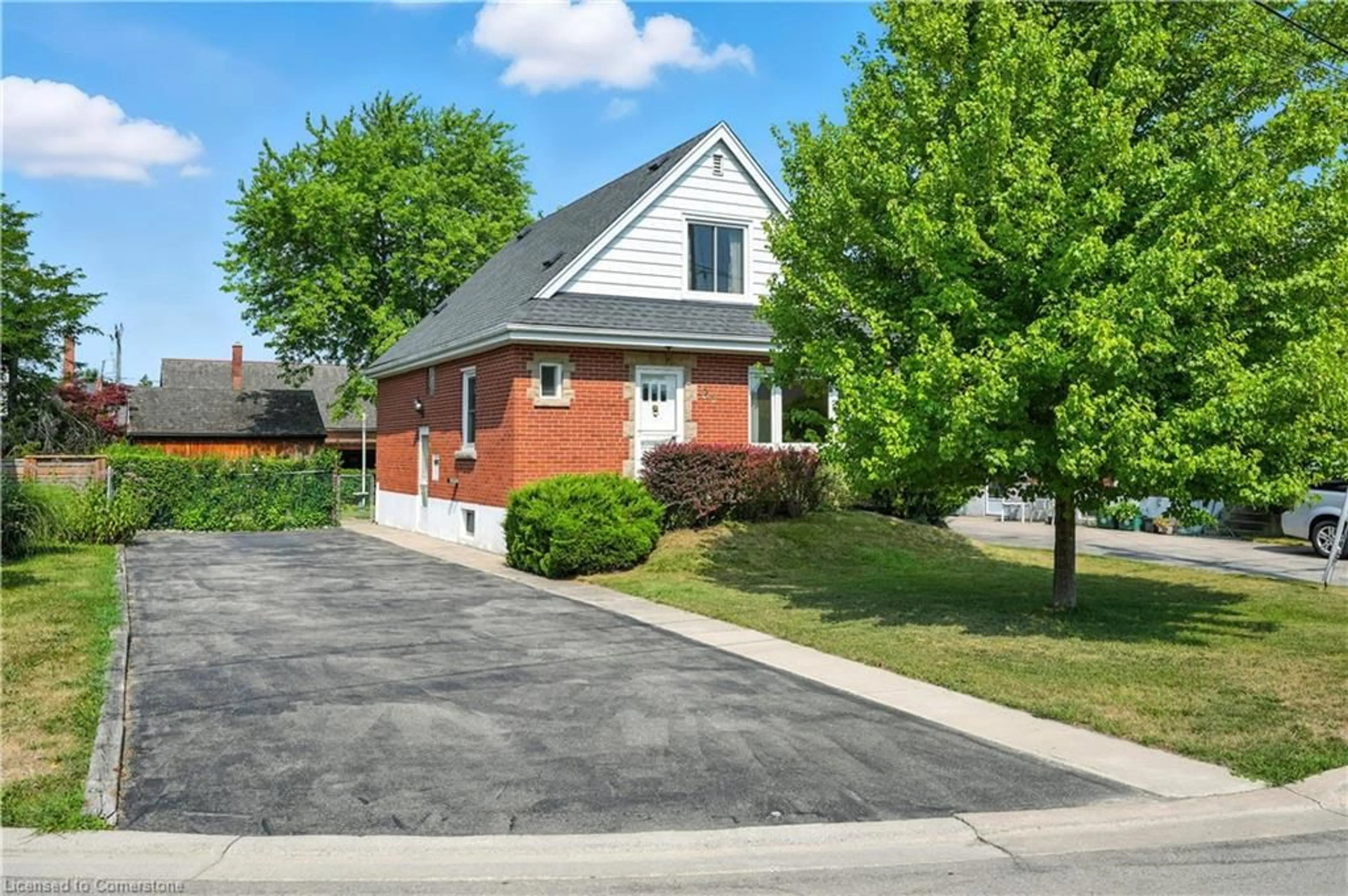 Home with brick exterior material, street for 26 Marion Pl, Stoney Creek Ontario L8G 1R7