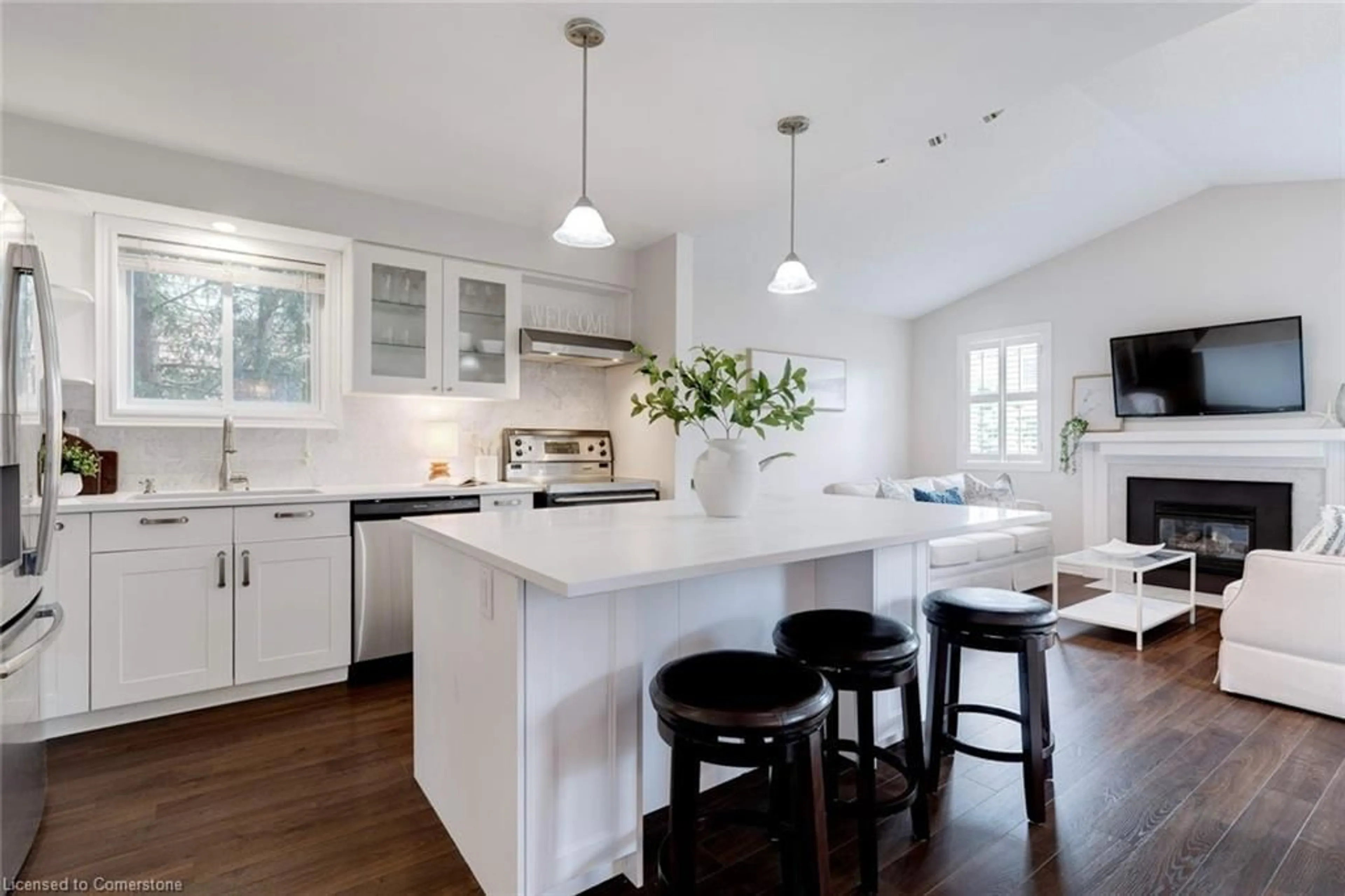 Open concept kitchen, unknown for 30 Rosewell St, Hamilton Ontario L8W 2L1
