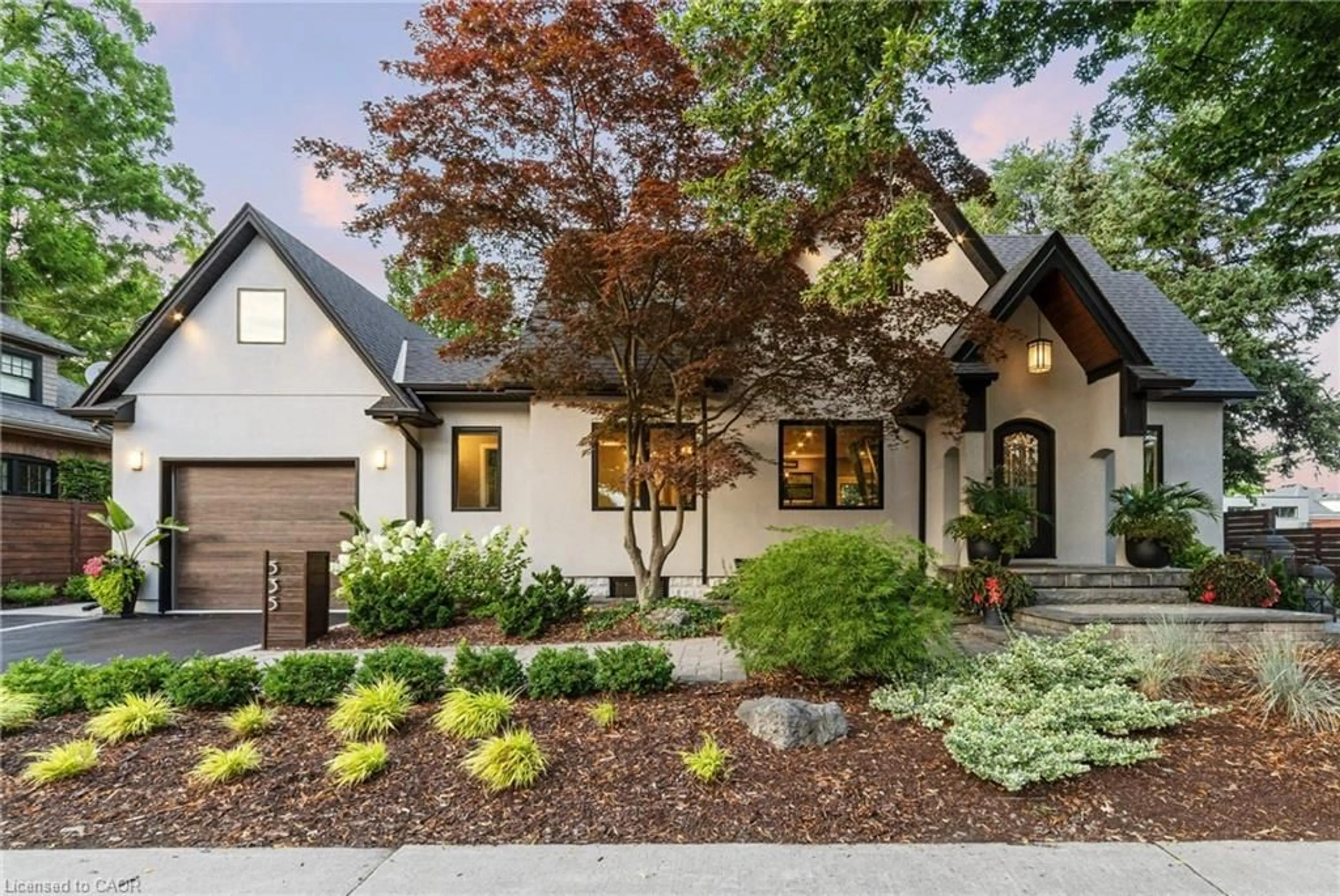 Home with brick exterior material, street for 535 Locust St, Burlington Ontario L7S 1V4