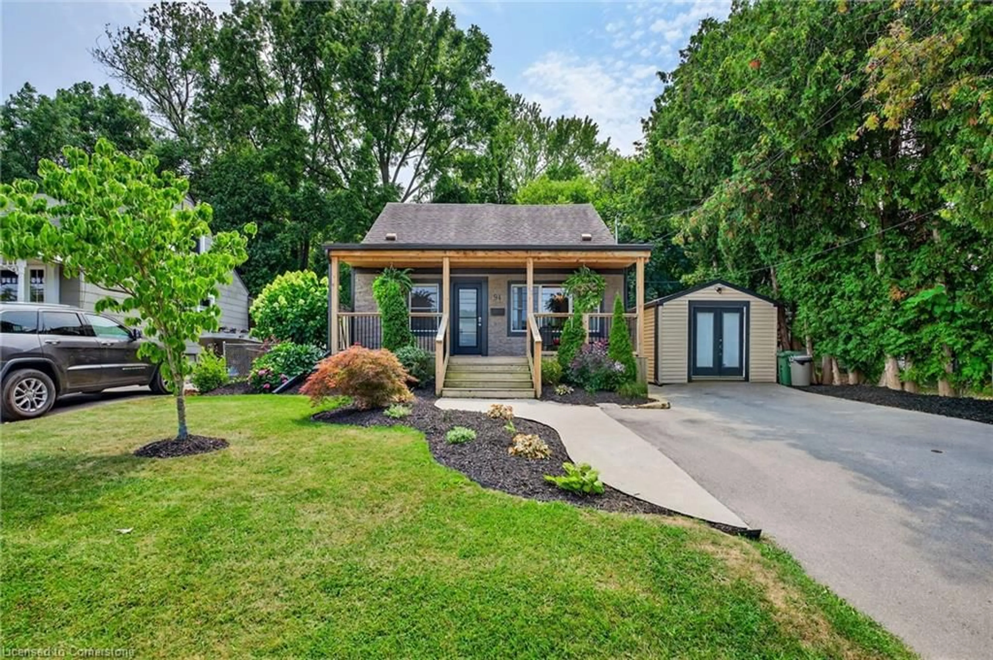 Home with brick exterior material, street for 94 Mercer St, Dundas Ontario L9H 2N6
