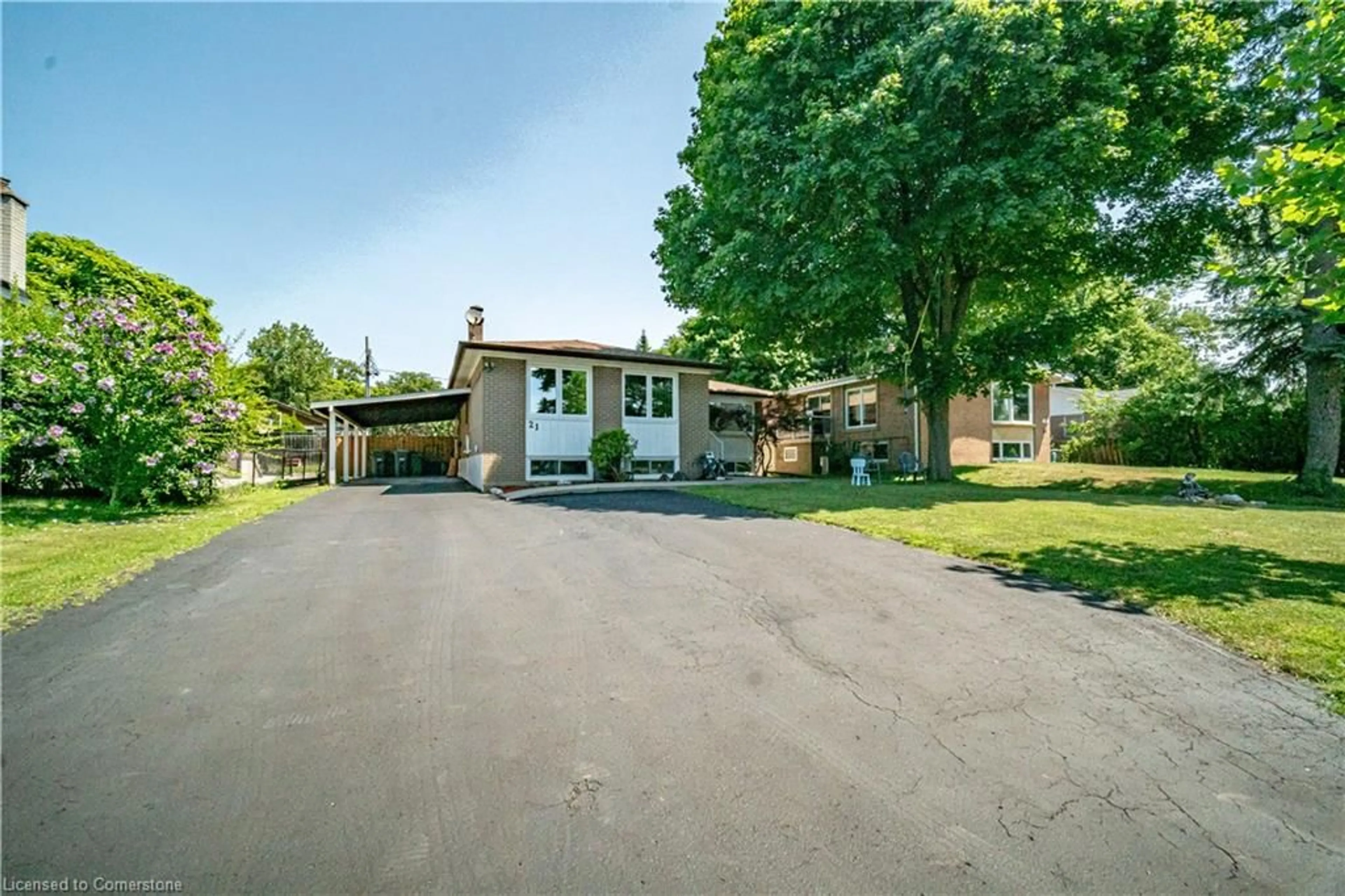 A pic from outside/outdoor area/front of a property/back of a property/a pic from drone, street for 21 Stanley Crt, Brampton Ontario L6Y 2B1