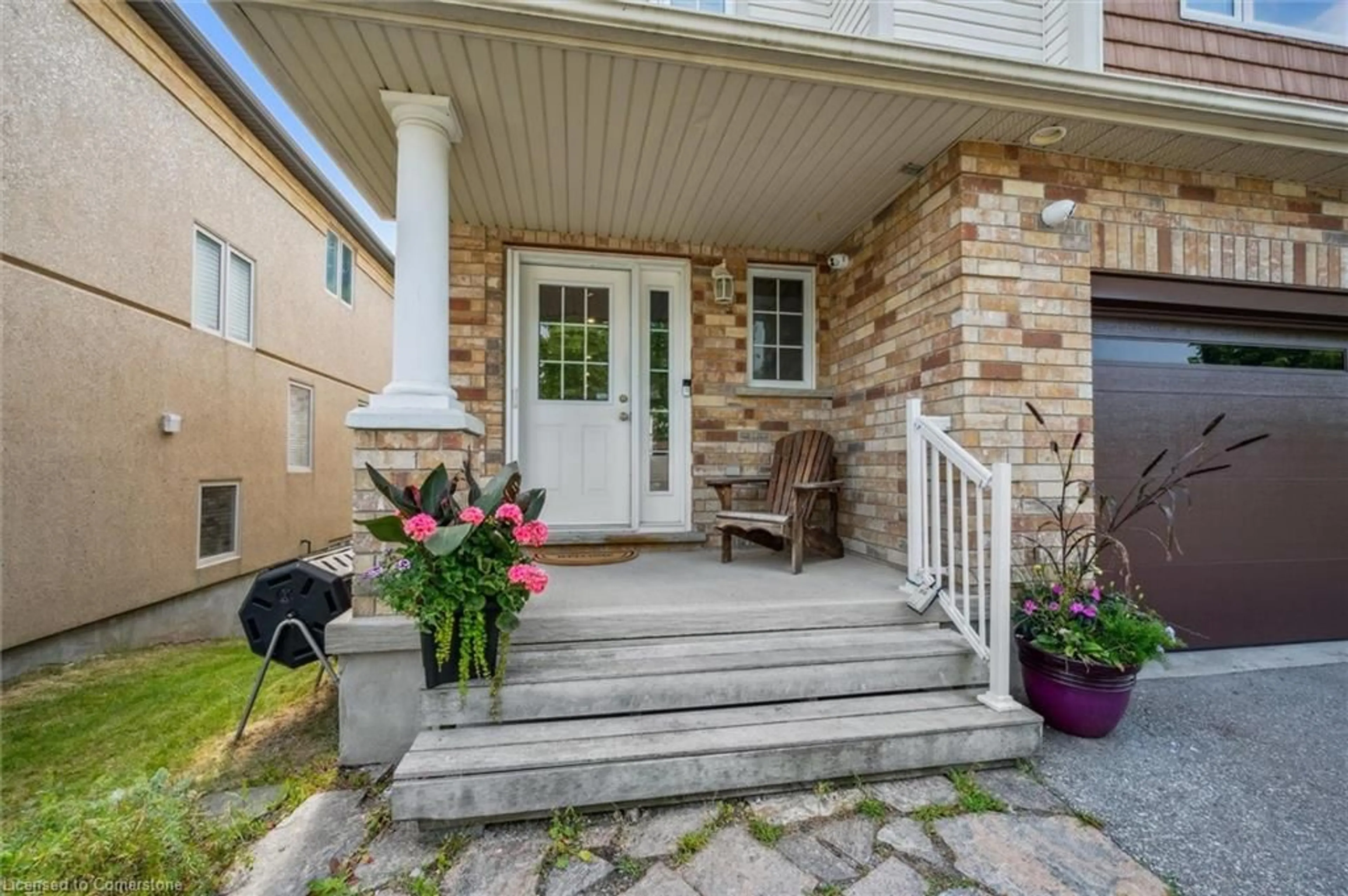 Patio, street for 405 Spice Bush St, Waterloo Ontario N2V 2V6