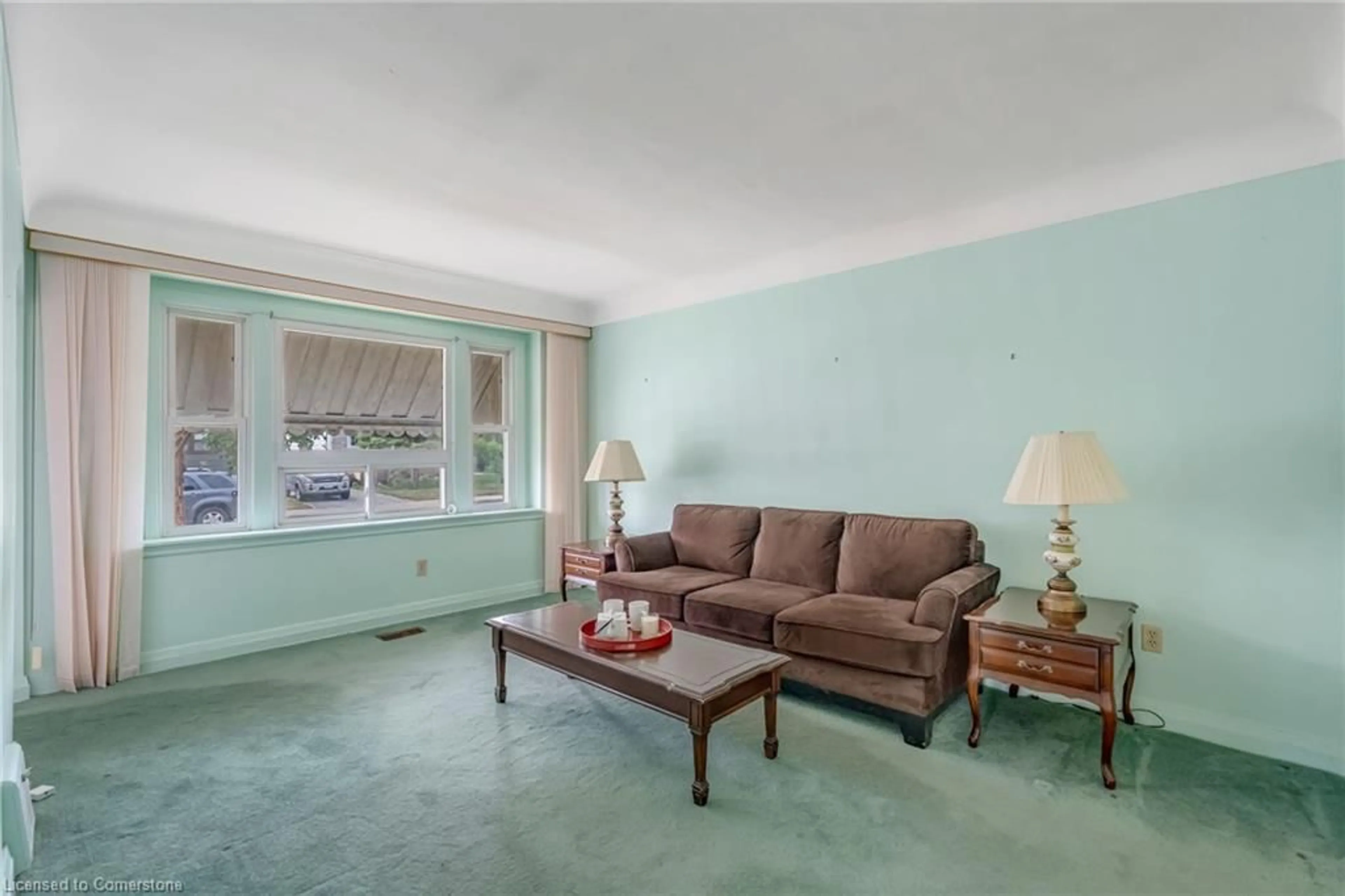 Living room with furniture, unknown for 113 East 38th St, Hamilton Ontario L8V 4E8