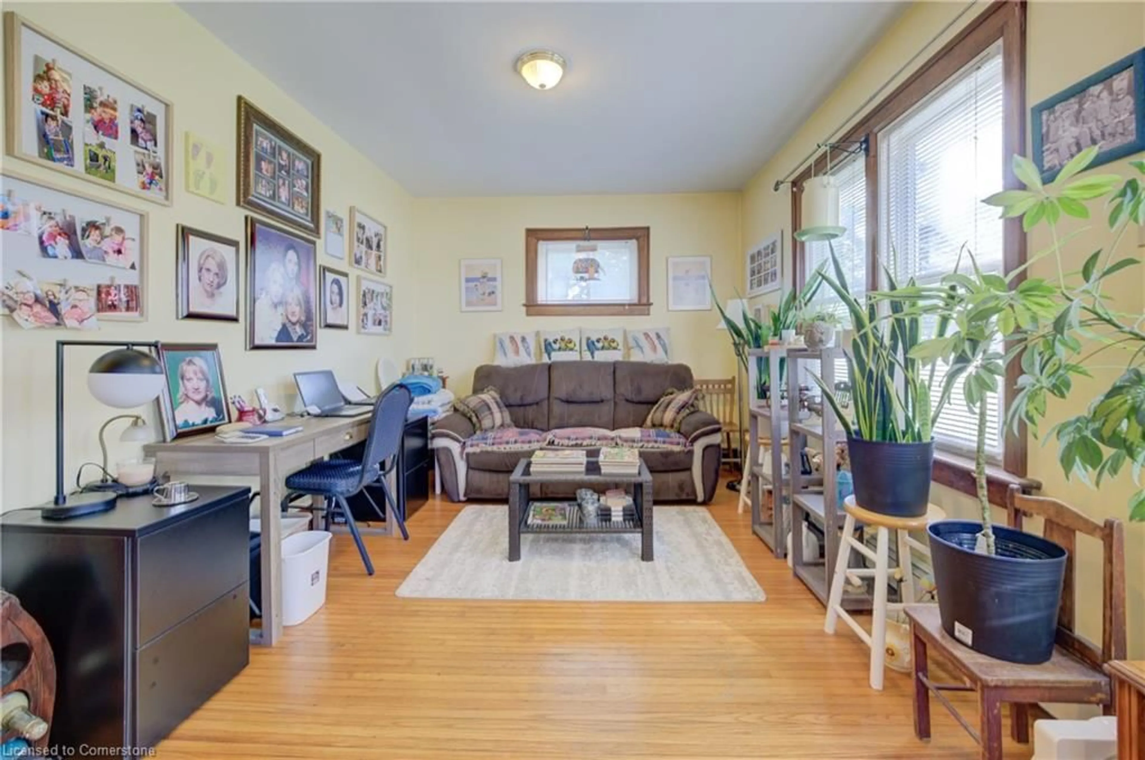 Living room with furniture, unknown for 1081 Harriston Rd, Wroxeter Ontario N0G 2X0