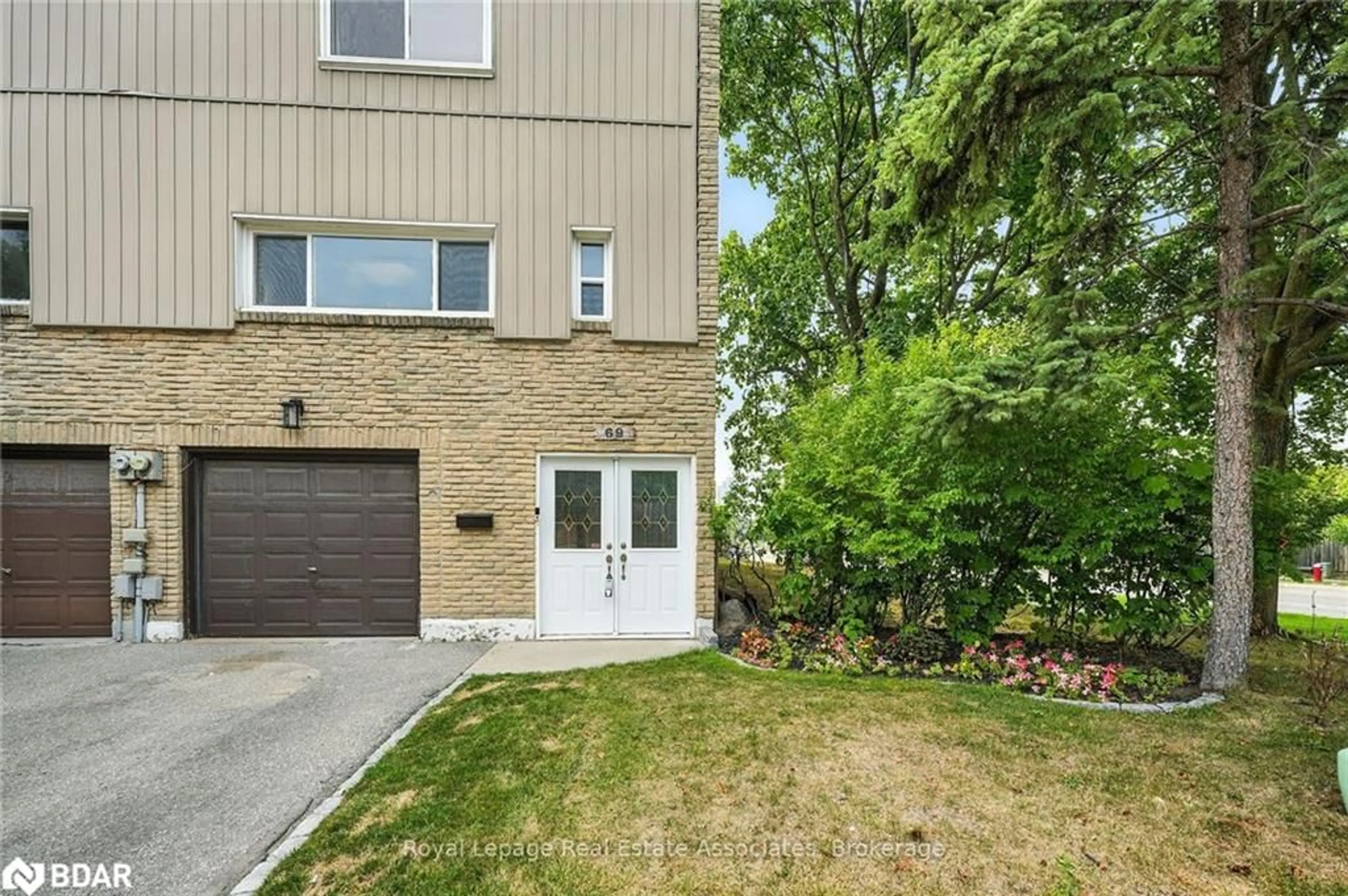 Unknown for 400 Bloor St #69, Mississauga Ontario L5A 3M8