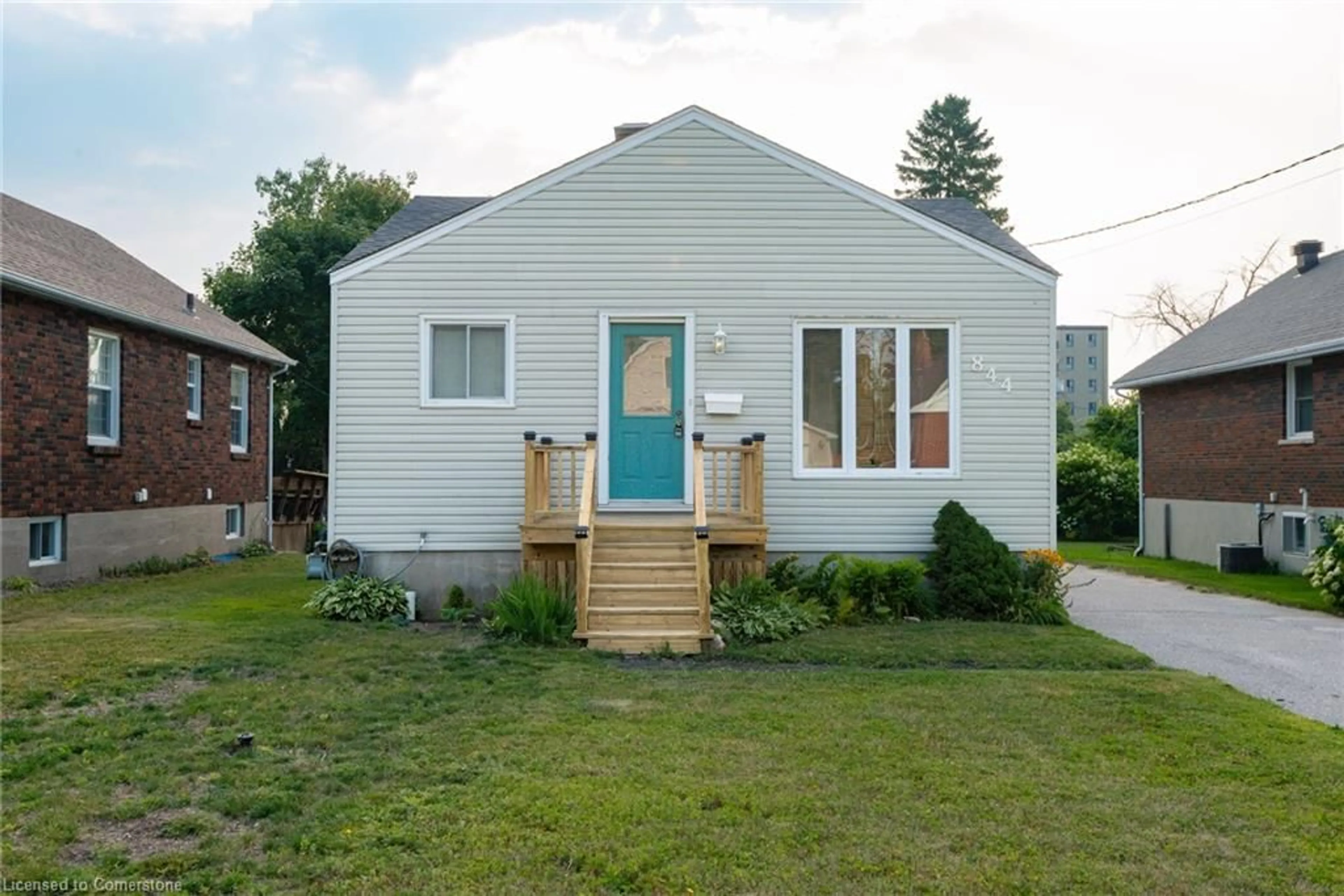 Home with vinyl exterior material, street for 844 Ann St, North Bay Ontario P1B 5M1