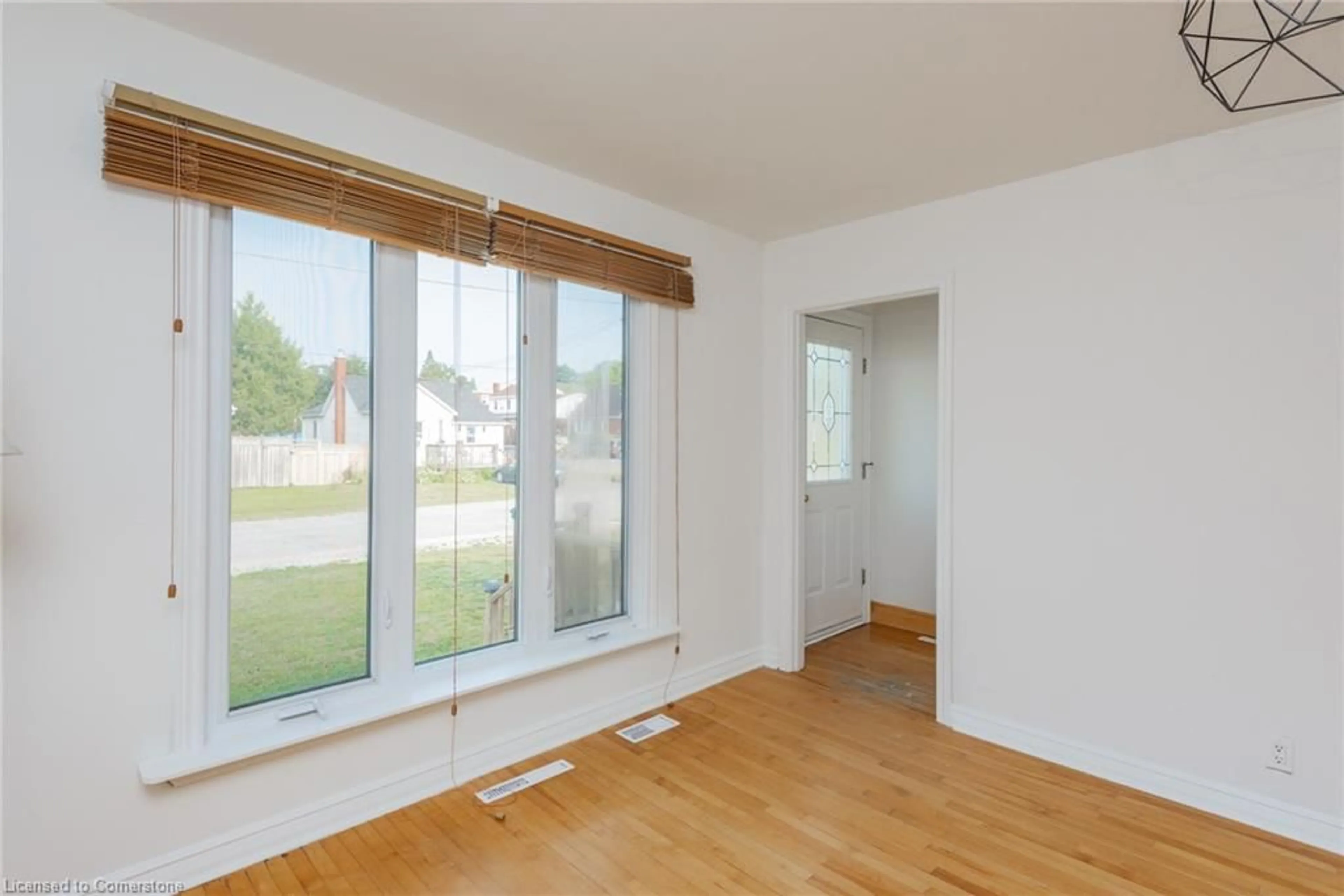 A pic of a room for 844 Ann St, North Bay Ontario P1B 5M1