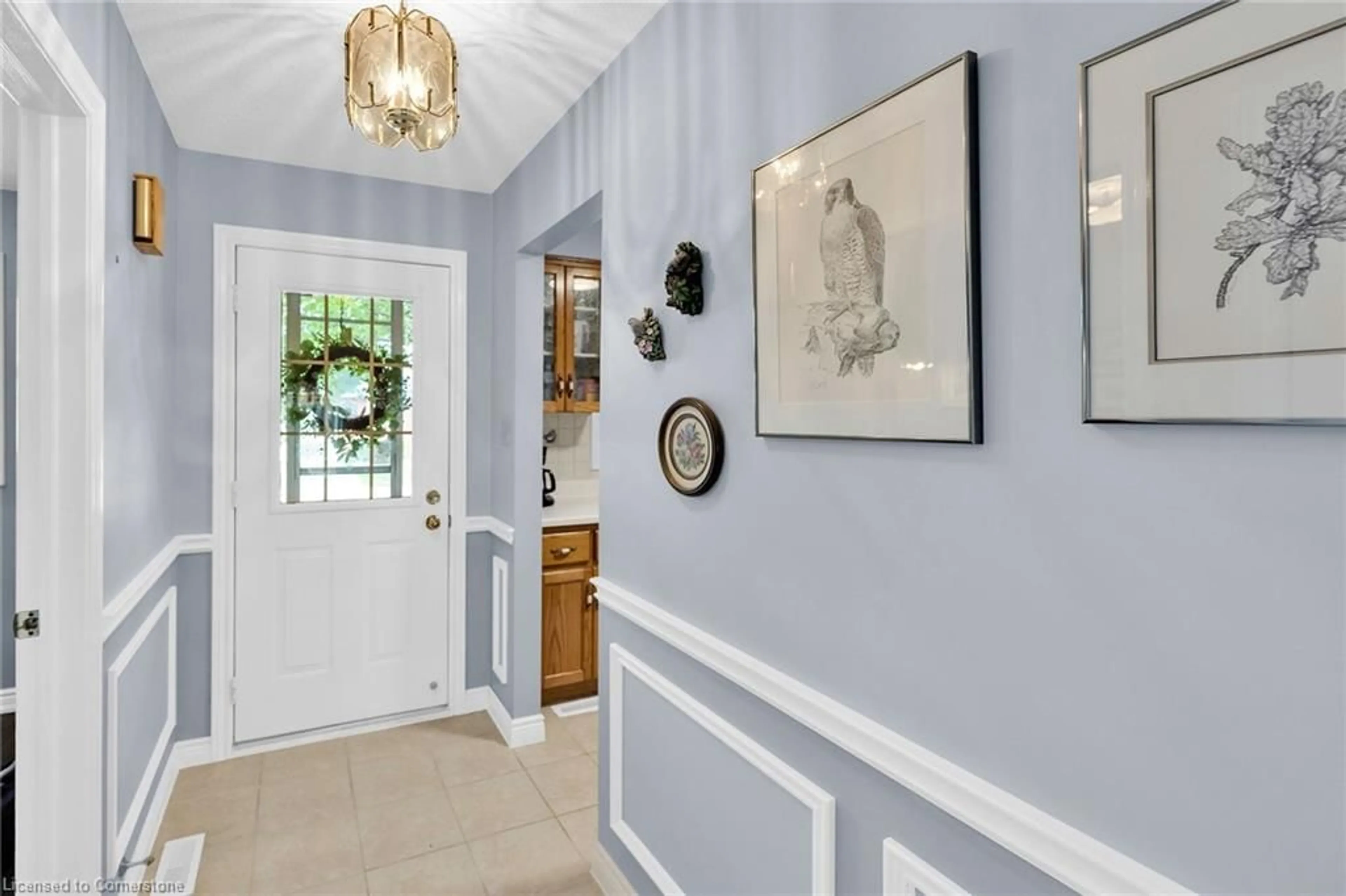 Indoor entryway for 10 Wentworth Dr #7, Grimsby Ontario L3M 5G3