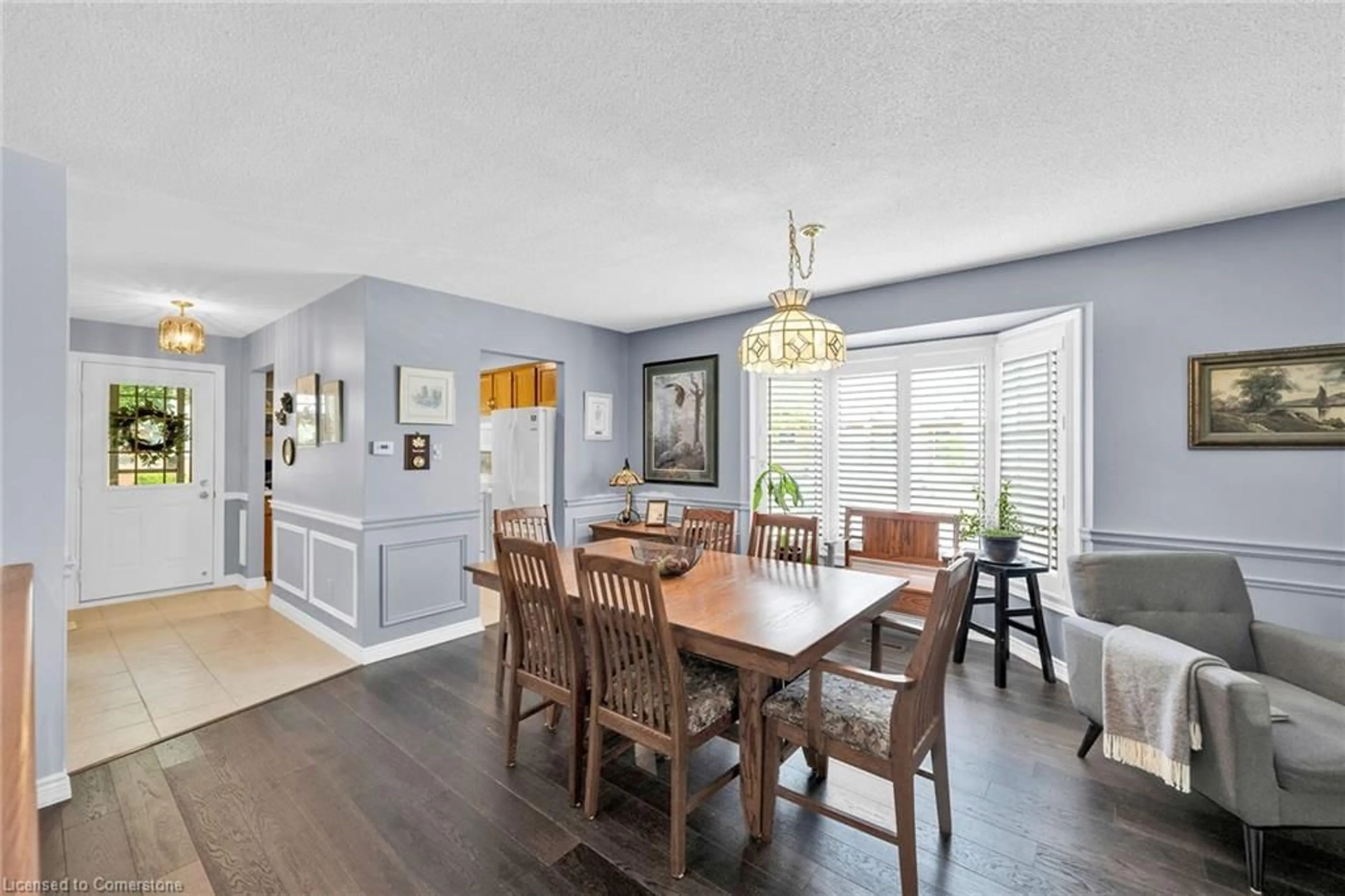 Dining room, wood/laminate floor for 10 Wentworth Dr #7, Grimsby Ontario L3M 5G3