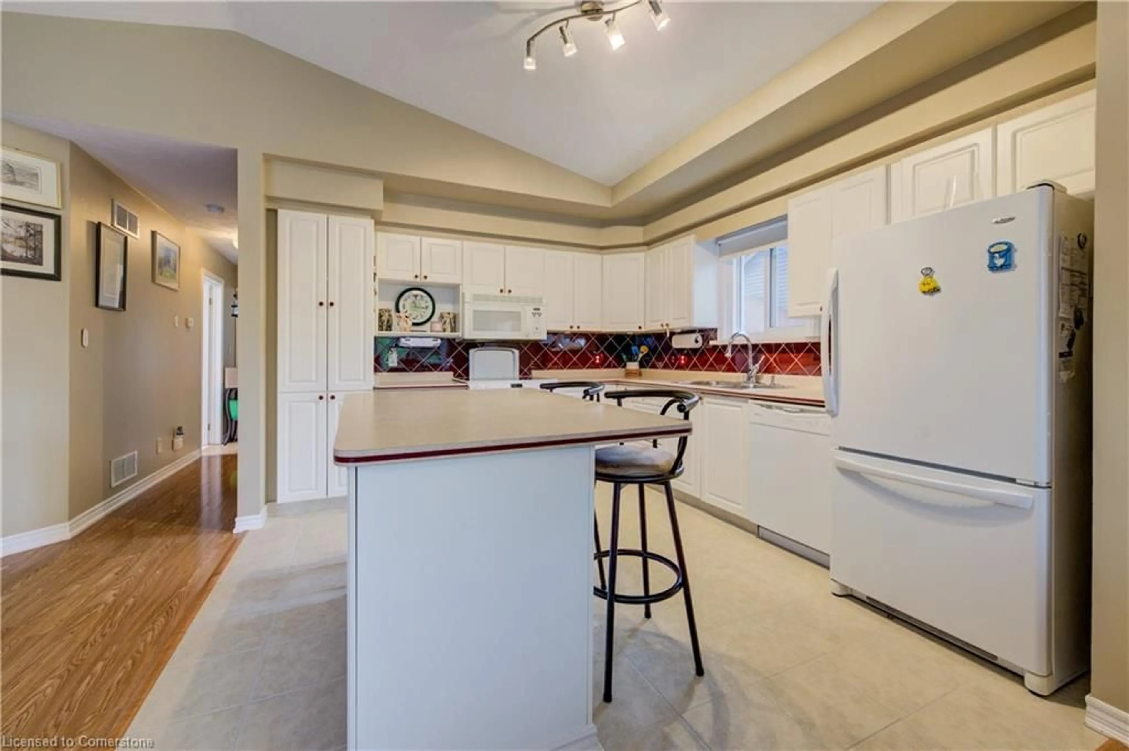 Open concept kitchen, ceramic/tile floor for 4907 Alexandra Ave, Beamsville Ontario L0R 1B5
