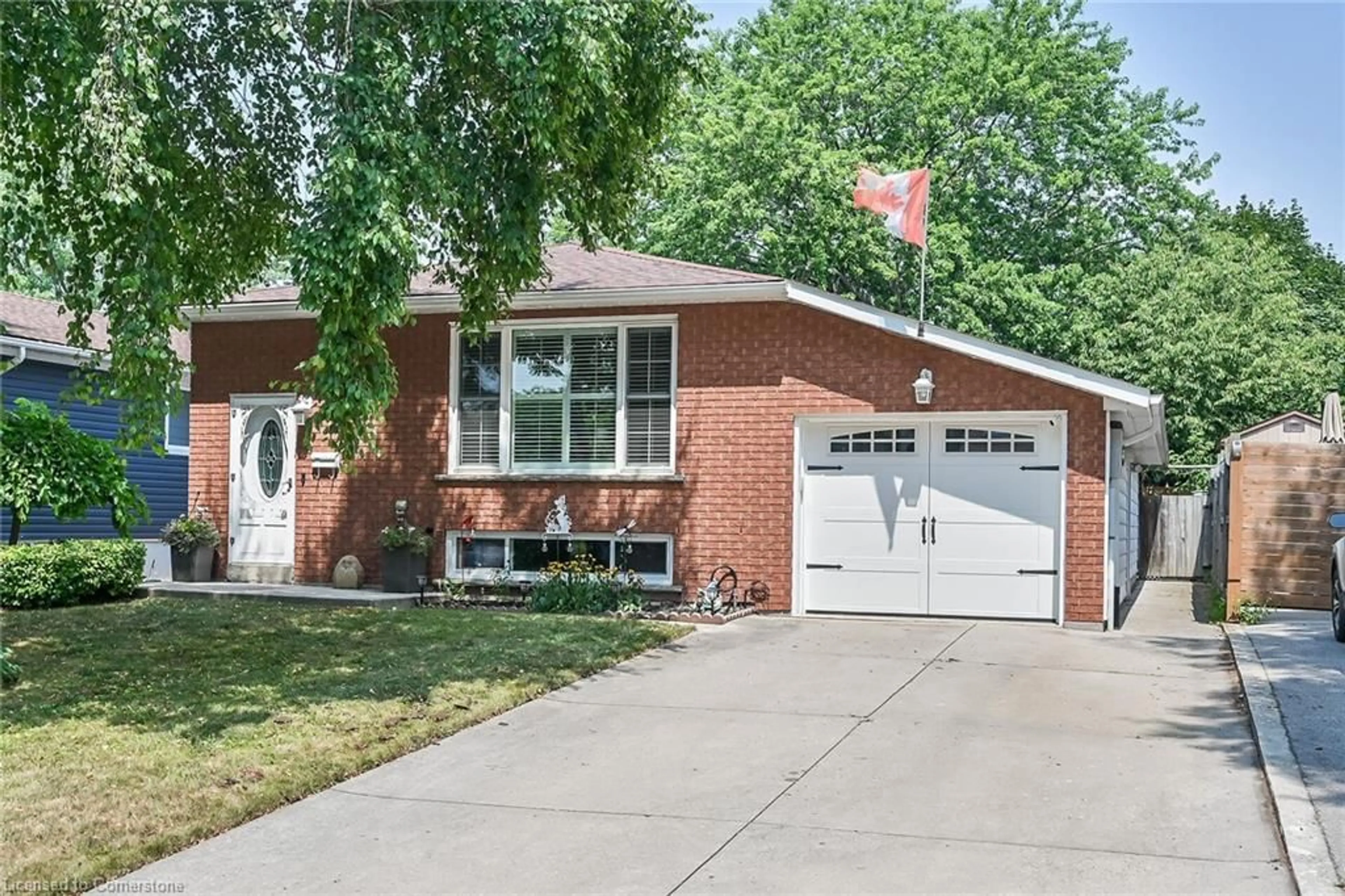Home with brick exterior material, street for 39 Heatherdale Pl, Hamilton Ontario L9C 6K7