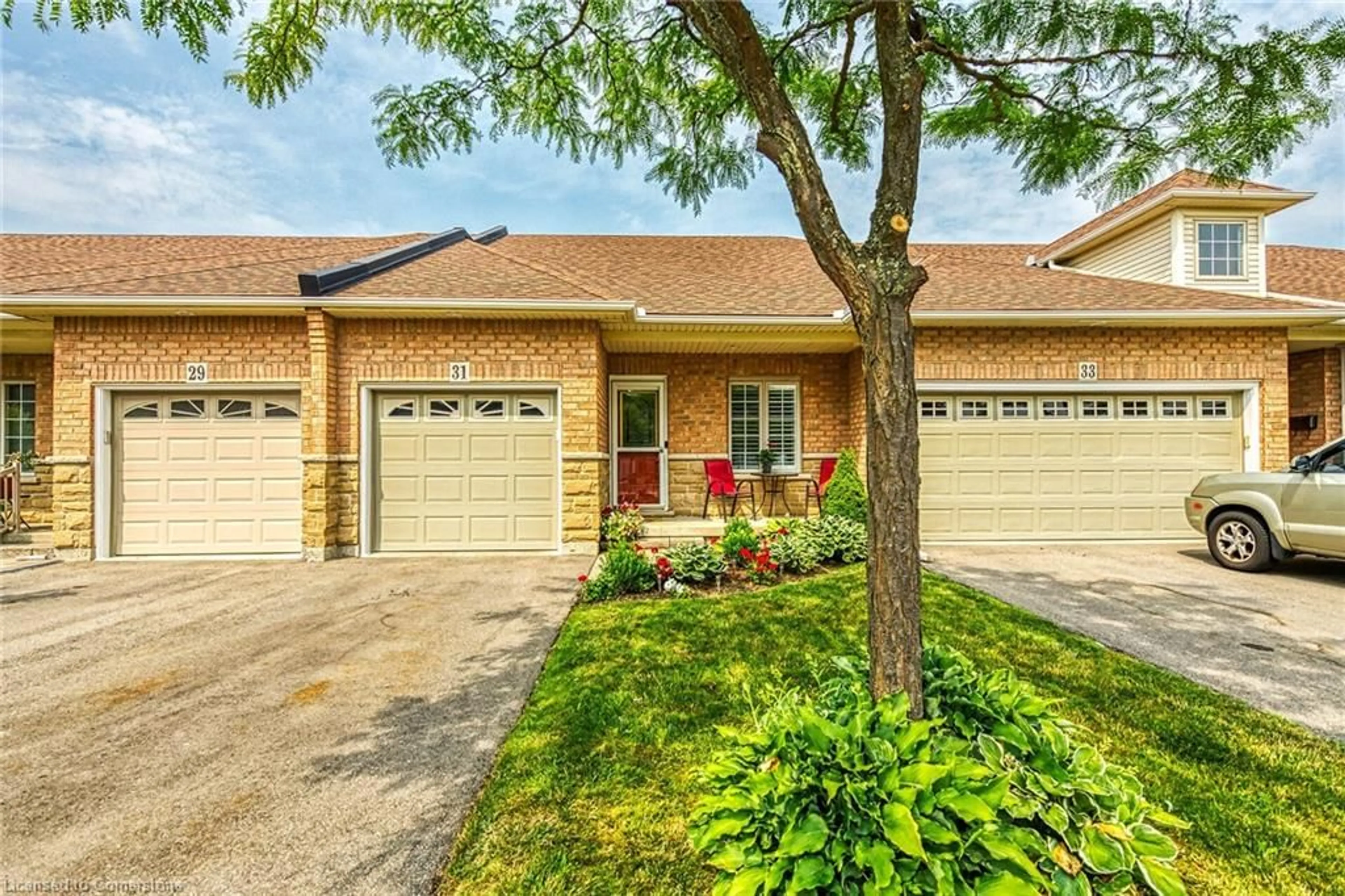 Home with brick exterior material, street for 31 Abbotsford Trail, Glanbrook Ontario L9B 2X8