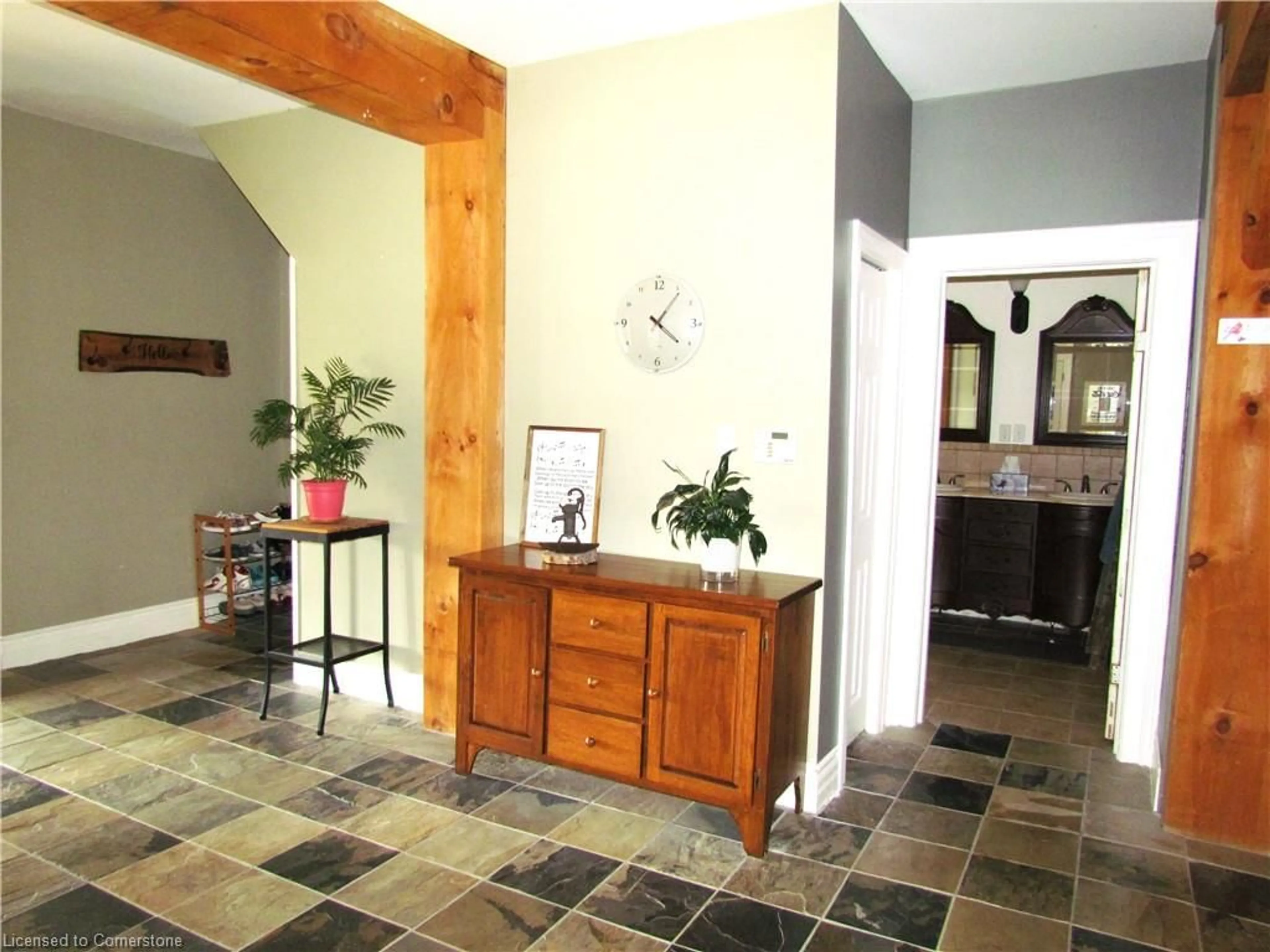 Indoor entryway for 339 ENR Concession 7 Rd, Clear Creek Ontario N0E 1C0