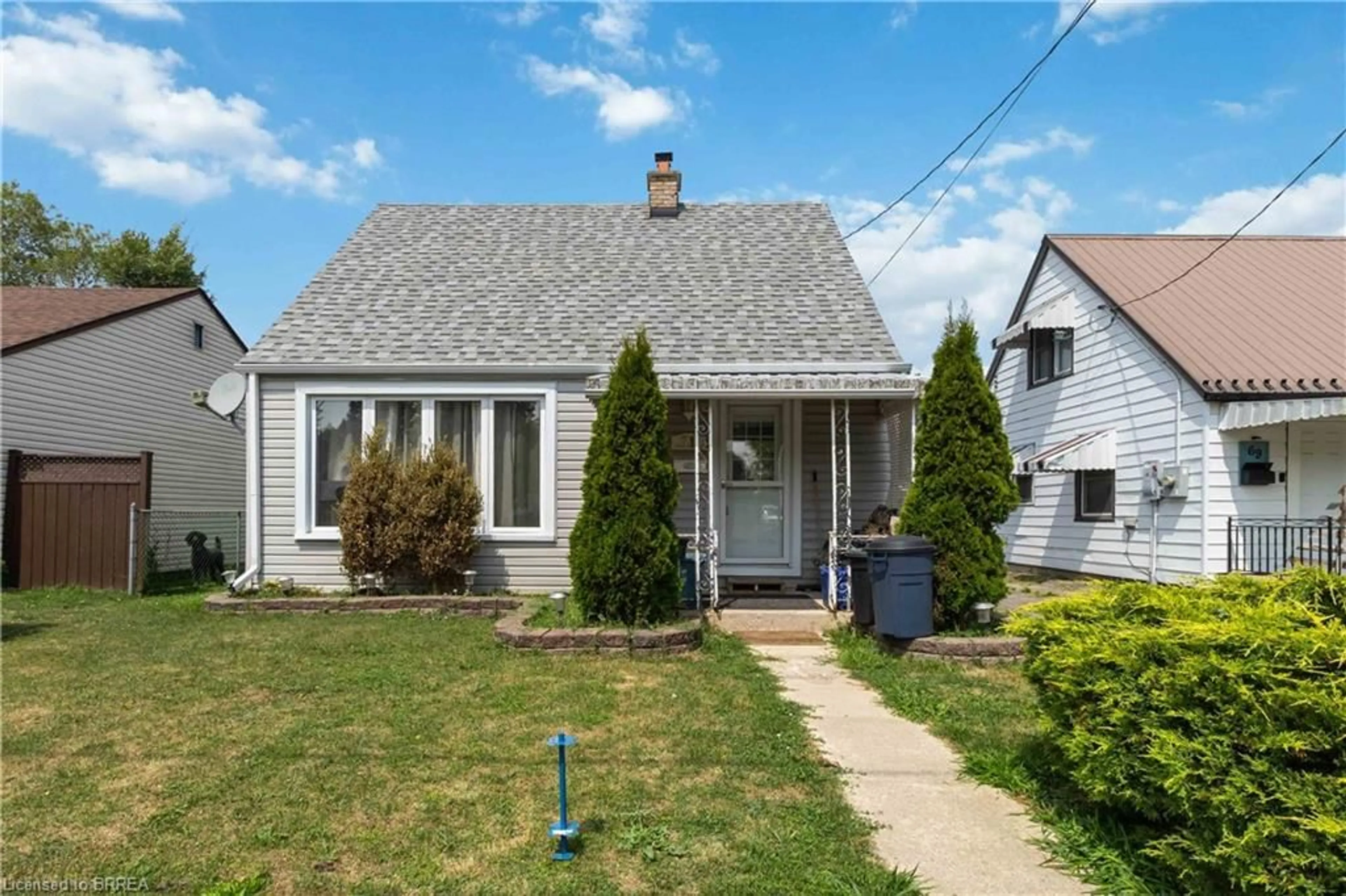 Home with vinyl exterior material, street for 71 Salisbury Ave, Brantford Ontario N3S 1M8