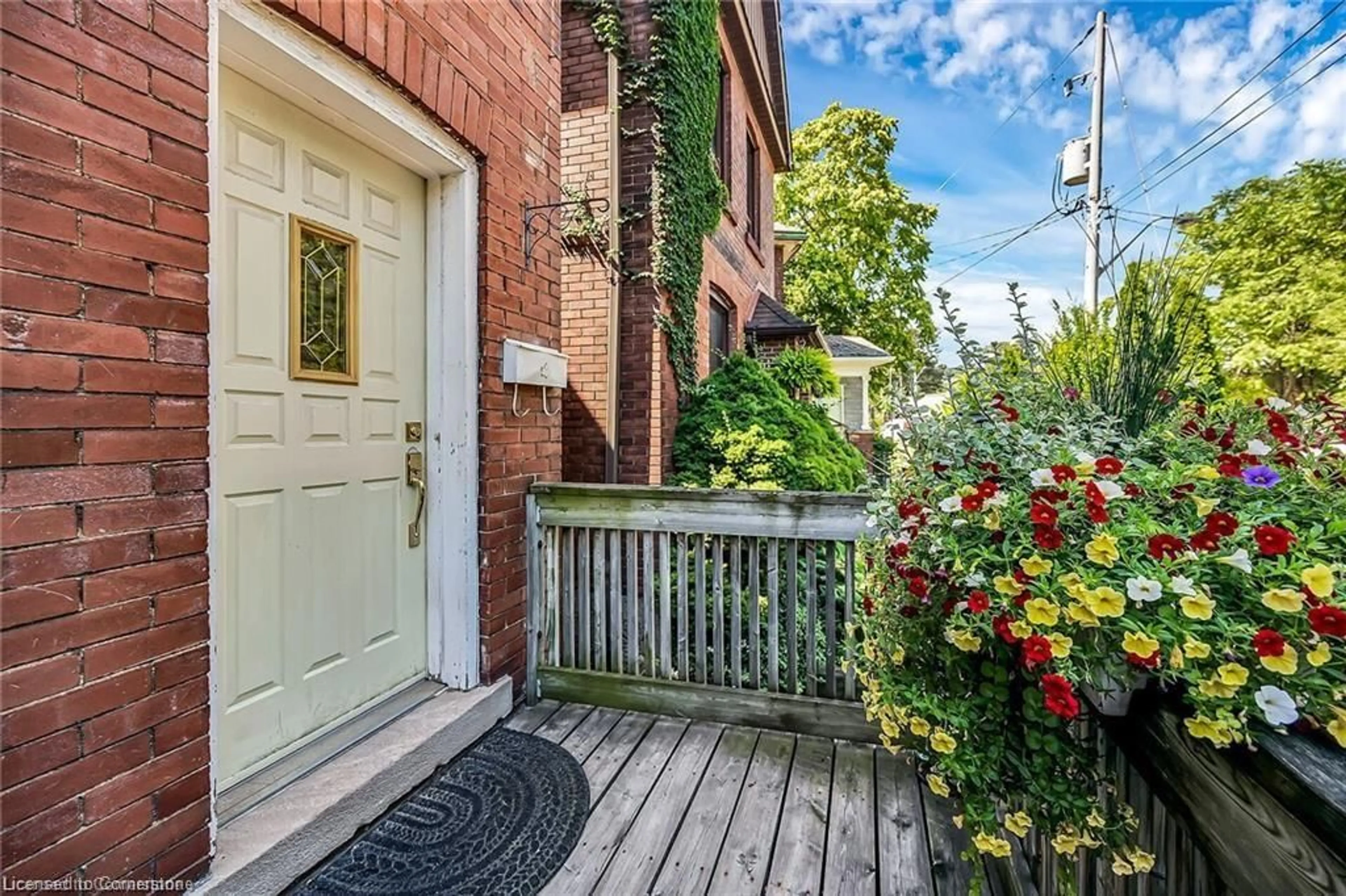 Patio, street for 49 East Bend Ave, Hamilton Ontario L8M 3E4
