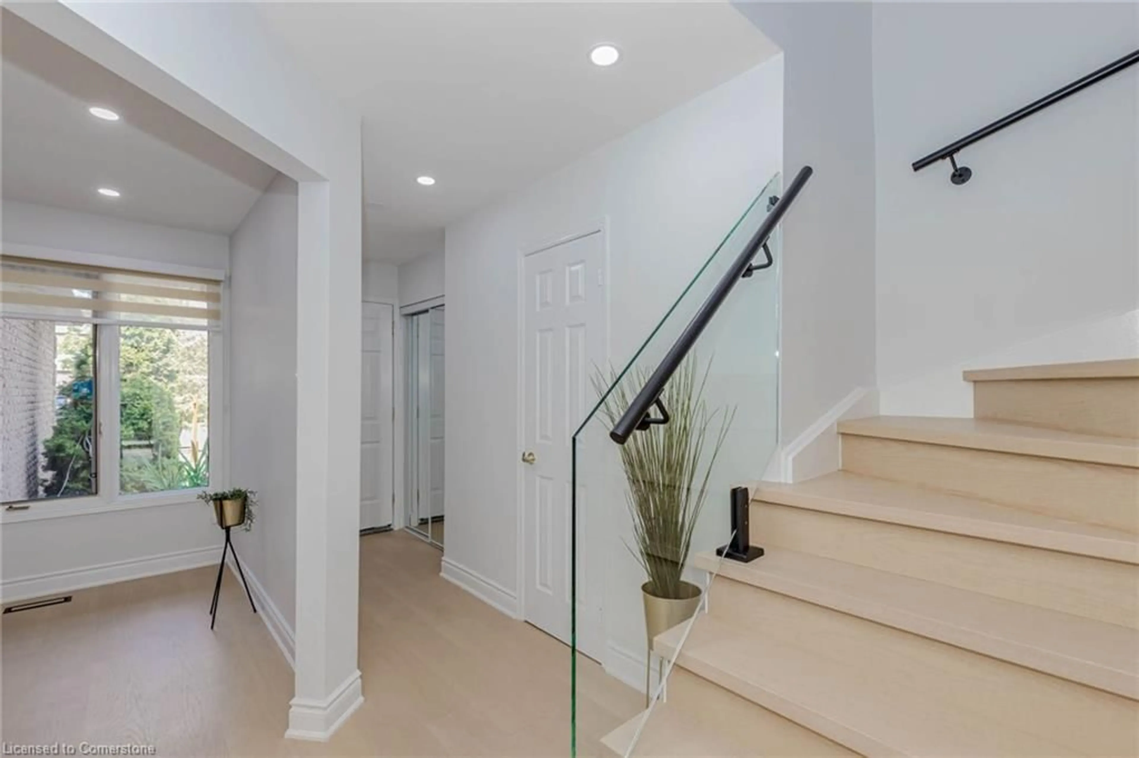 Unknown for 152 Blackfoot Trail, Mississauga Ontario L5R 2G4