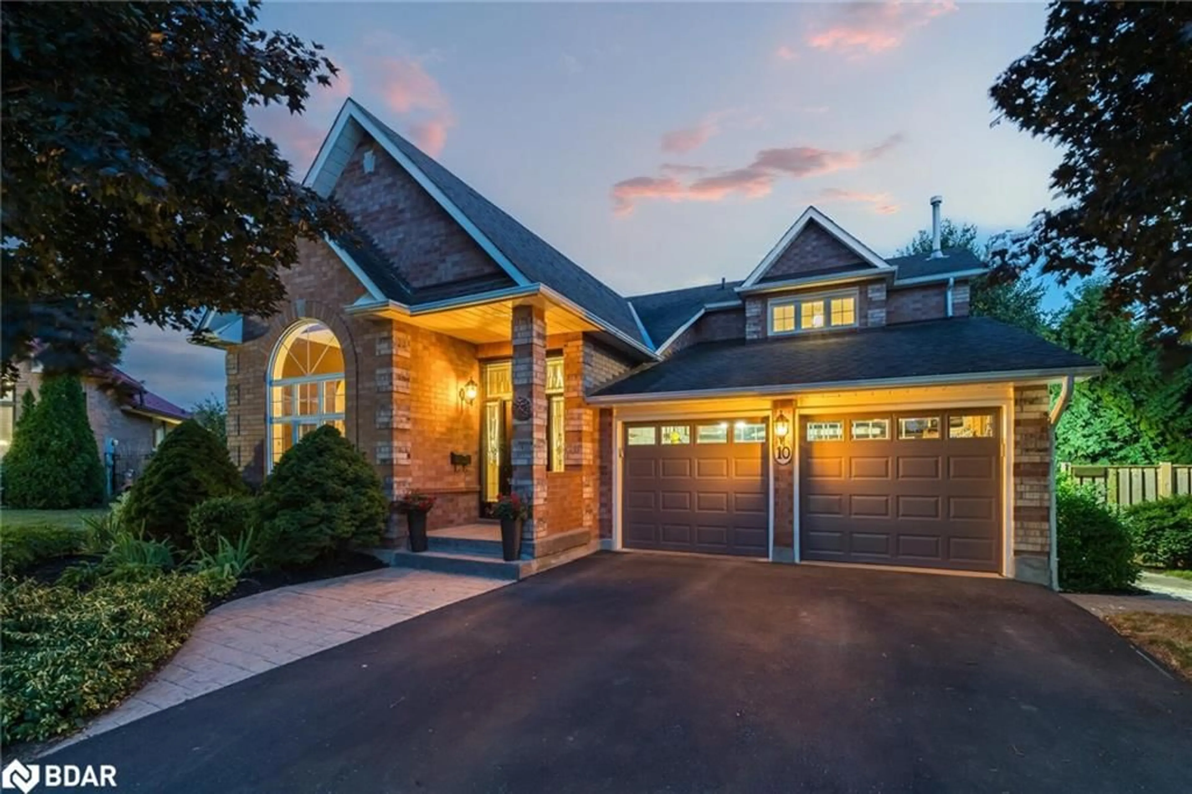 Unknown for 10 Janet Crt, Georgetown Ontario L7G 5N7