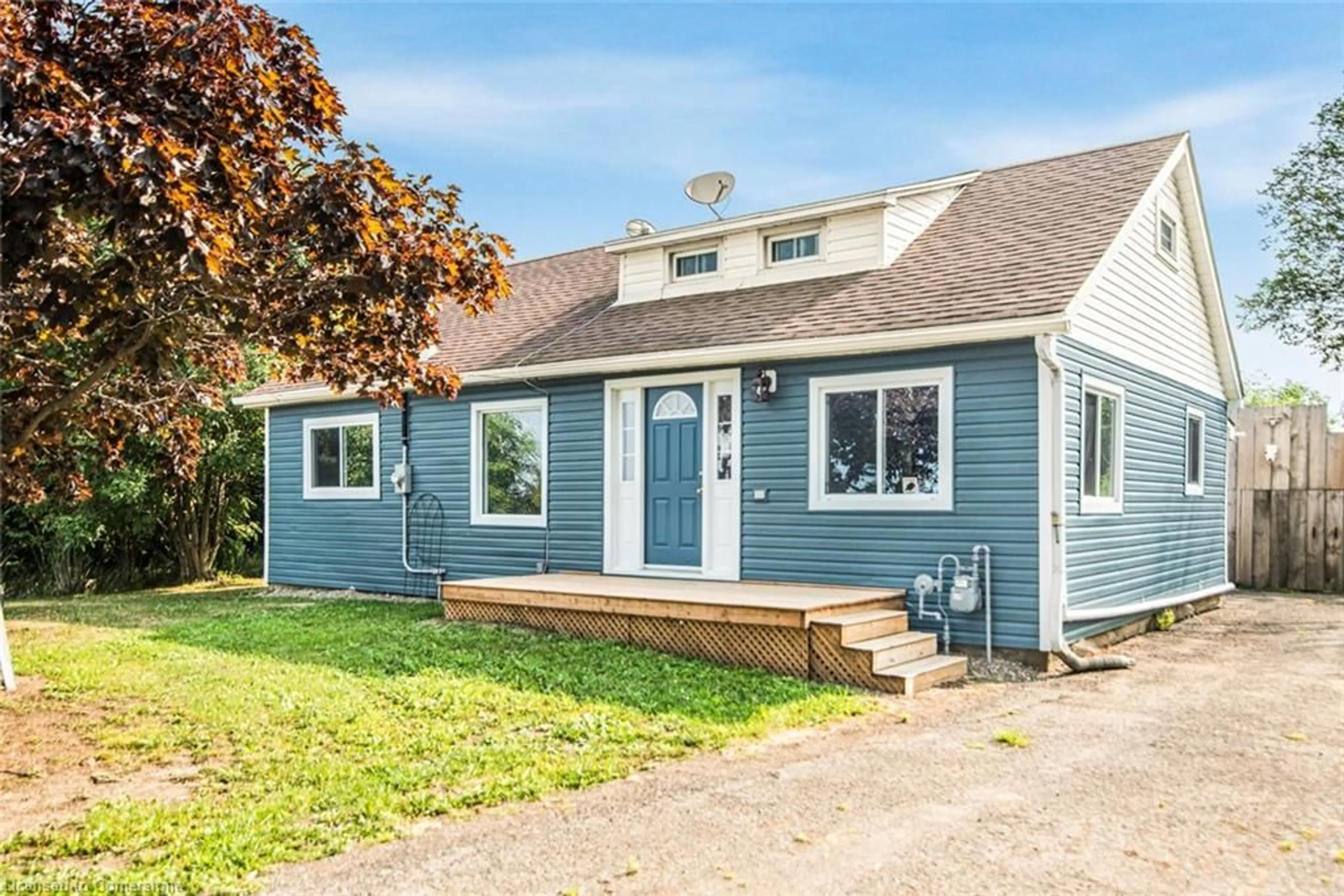 Home with vinyl exterior material, street for 679 Port Maitland Rd, Dunnville Ontario N1A 2W6