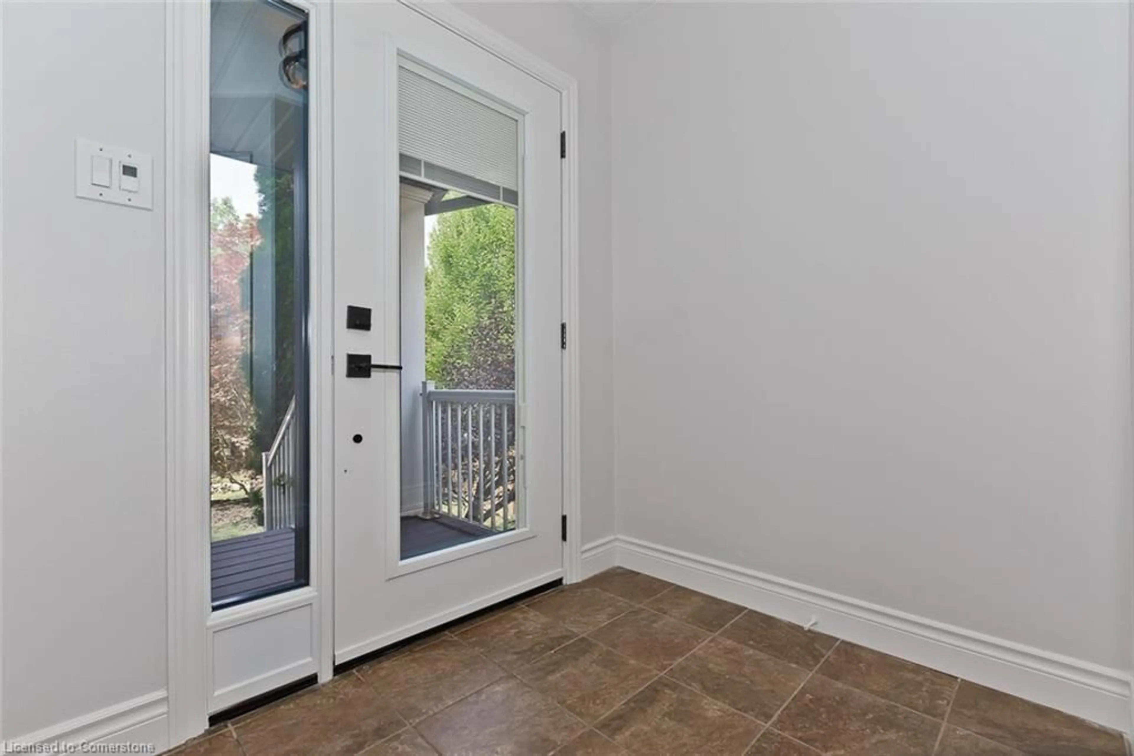 Indoor entryway for 191 Mcguiness Dr, Brantford Ontario N3T 0B5