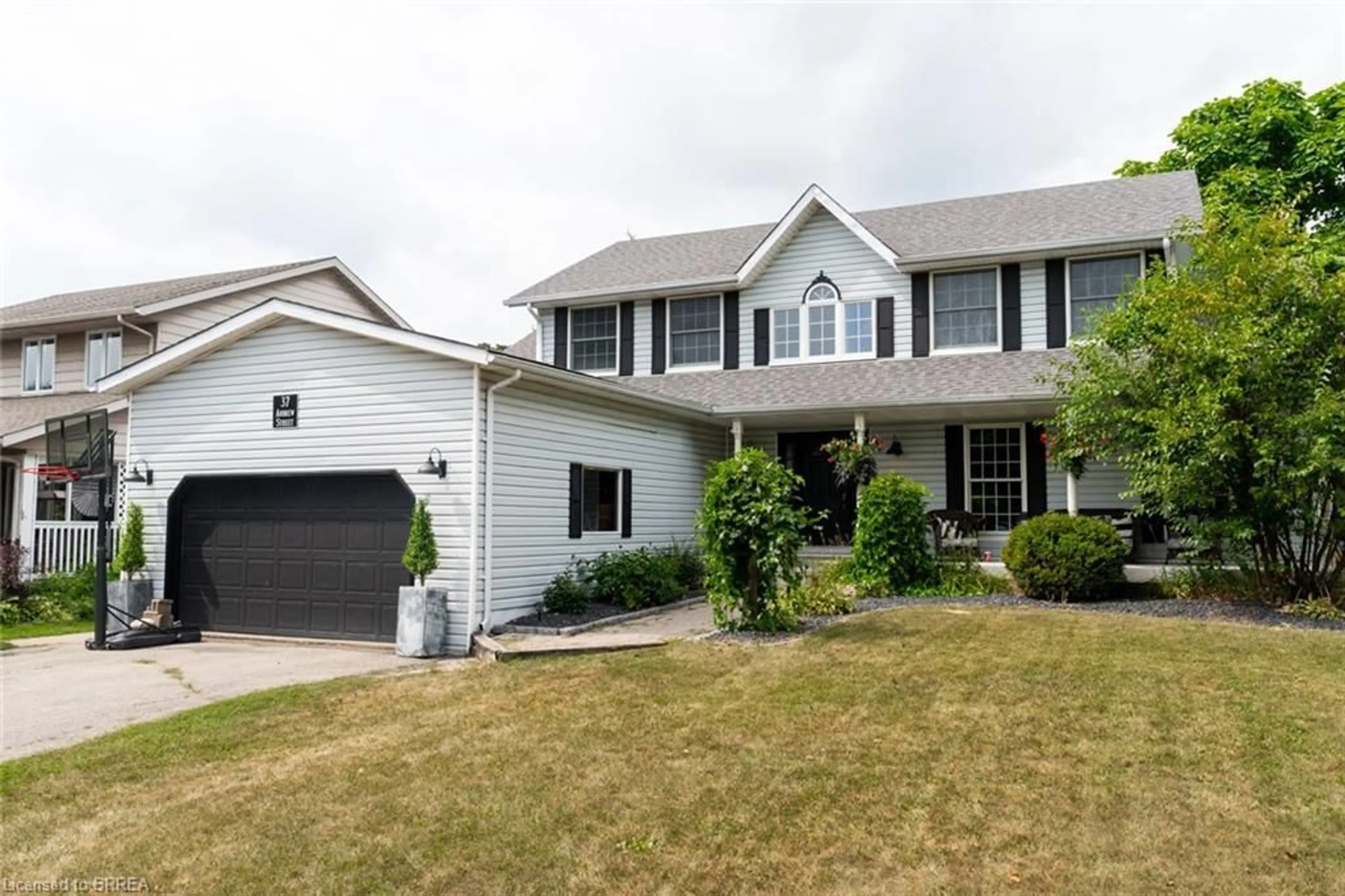 Home with vinyl exterior material, street for 37 Andrew St, St. George Ontario N0E 1N0