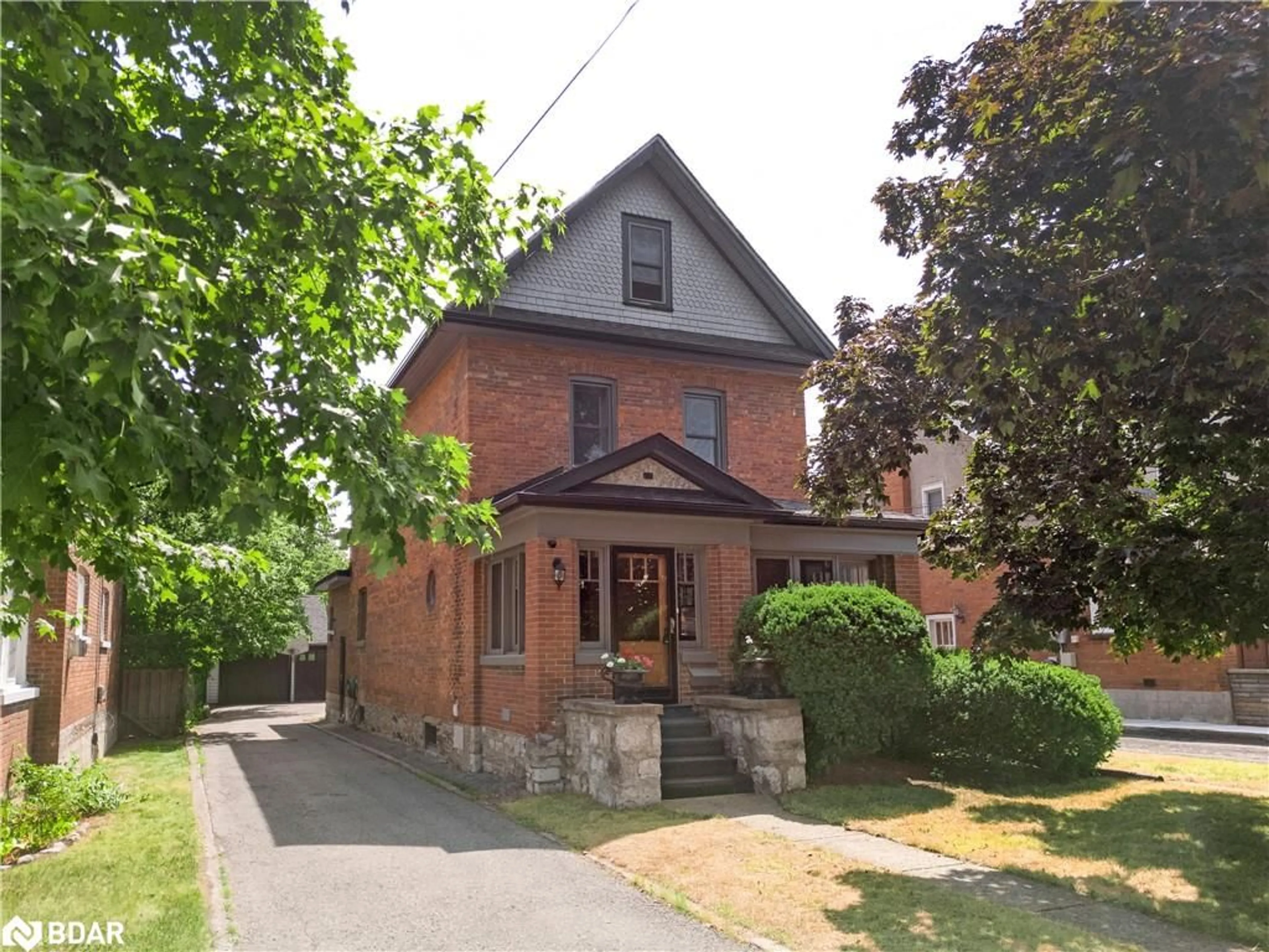 Home with brick exterior material, street for 27 Francis St, Lindsay Ontario K9V 3R8