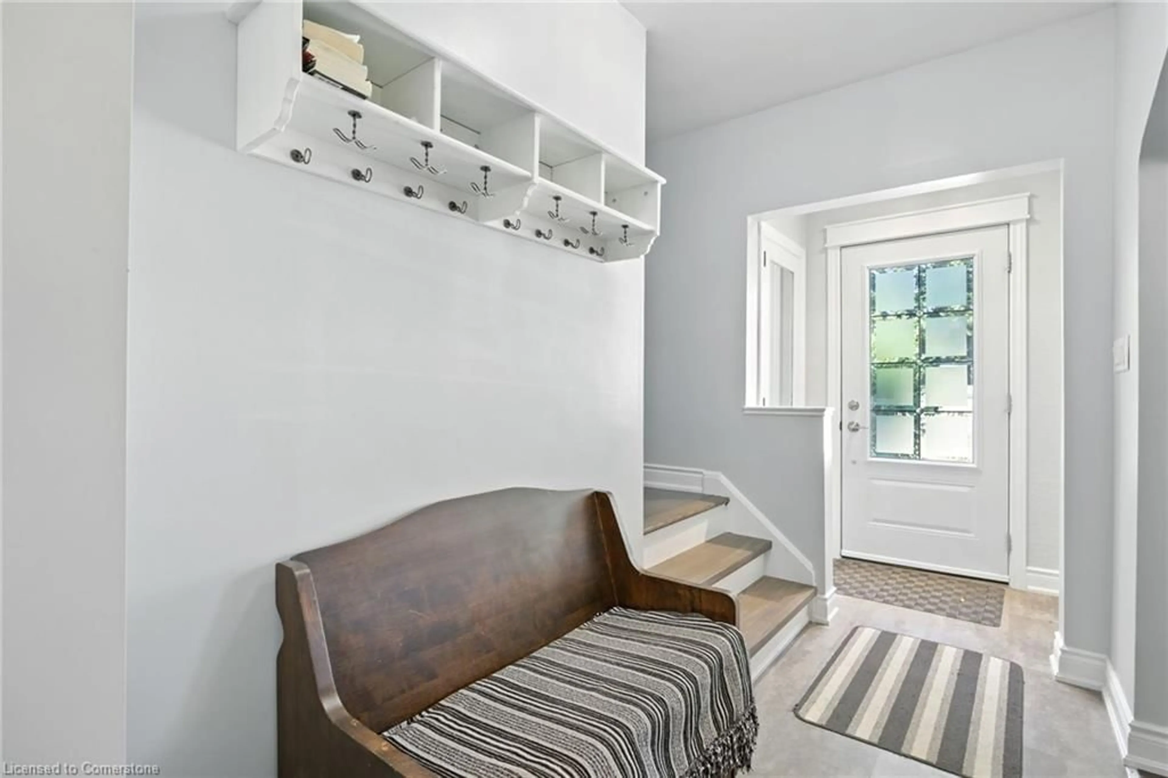 Indoor entryway for 55 Wellington St, Dundas Ontario L8N 2P9