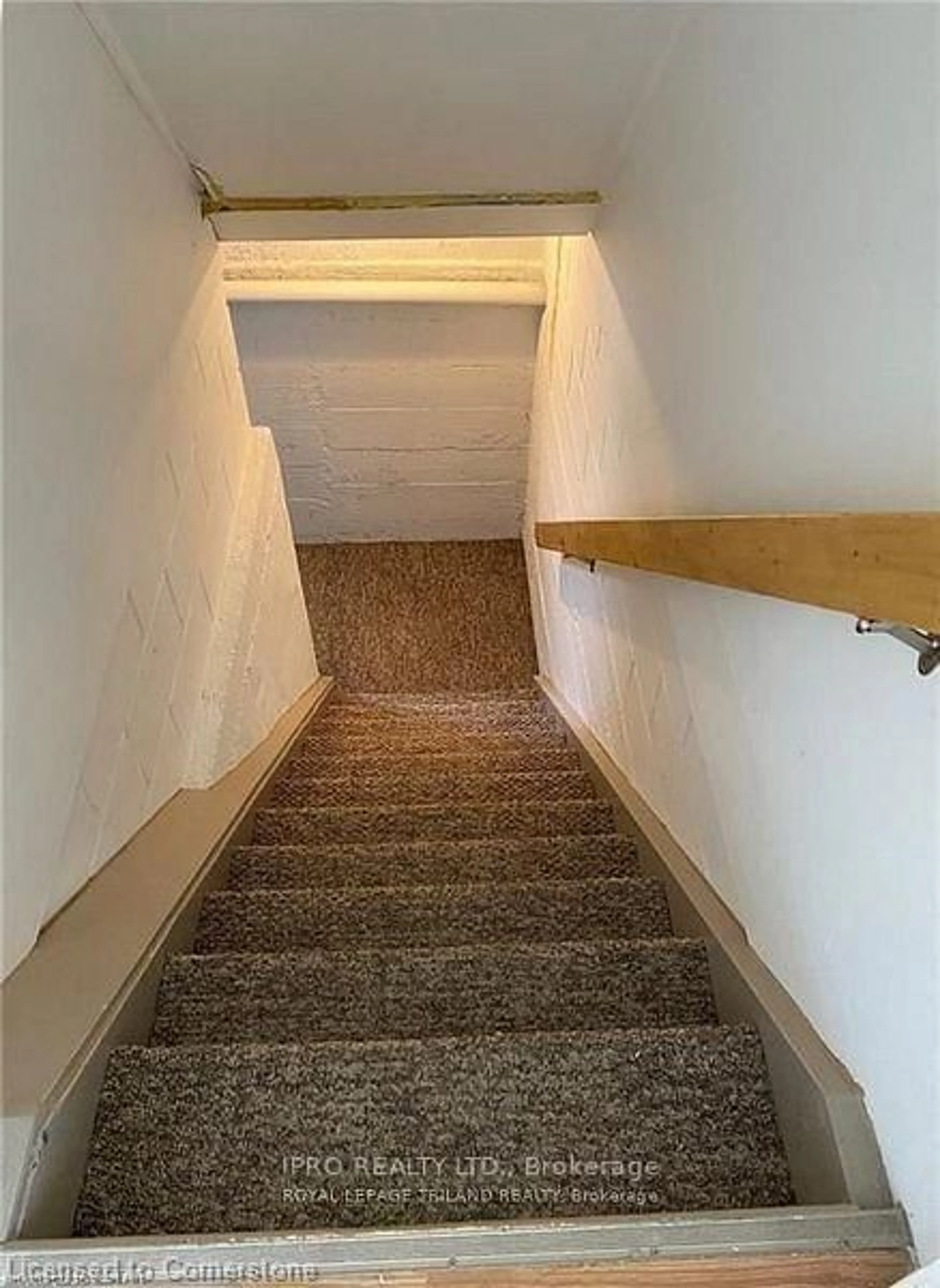 Stairs for 332 Colborne St, Port Stanley Ontario N5L 1B3