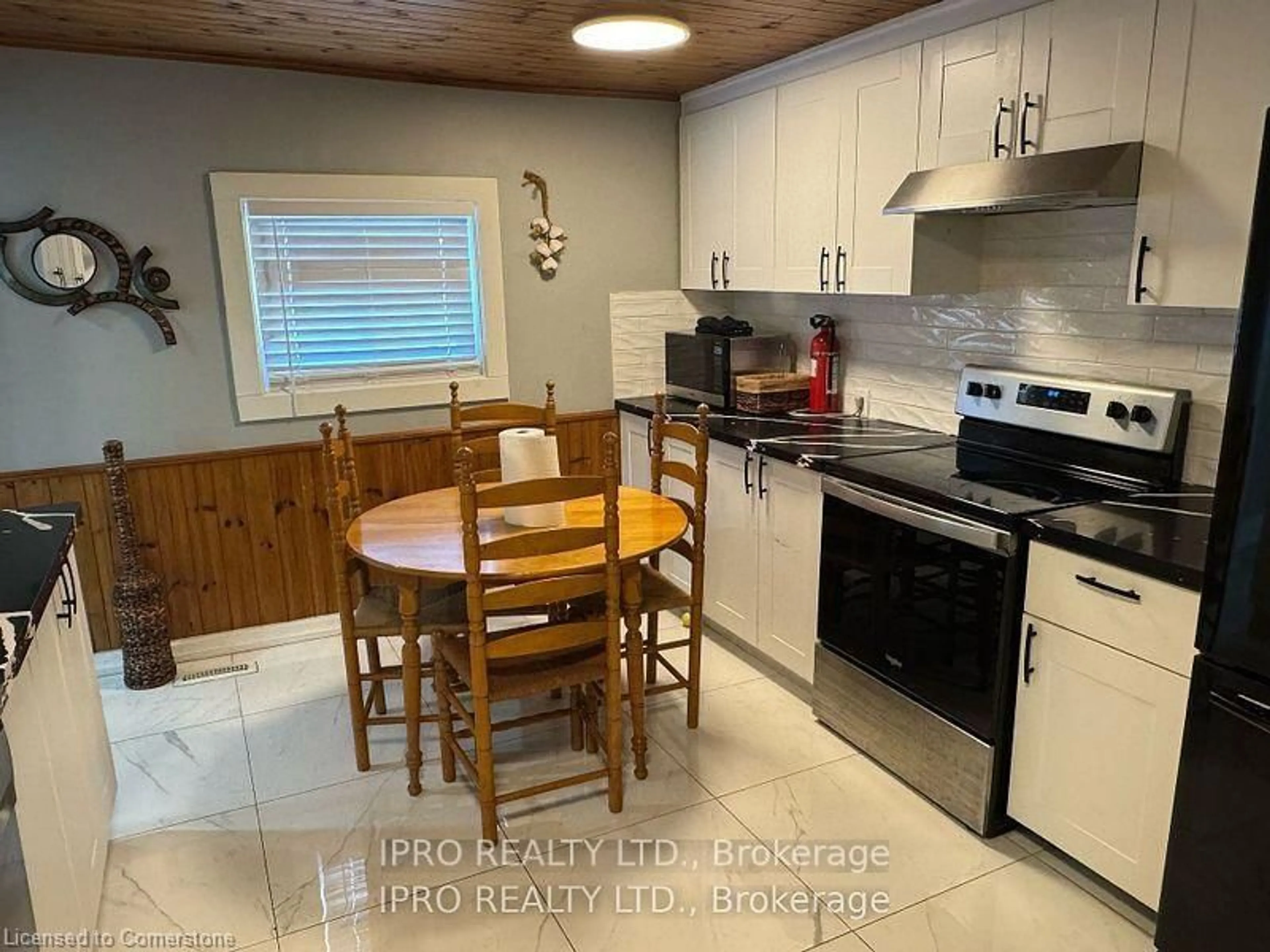 Standard kitchen, ceramic/tile floor for 4597 Sunset Rd, Port Stanley Ontario N5L 1B4
